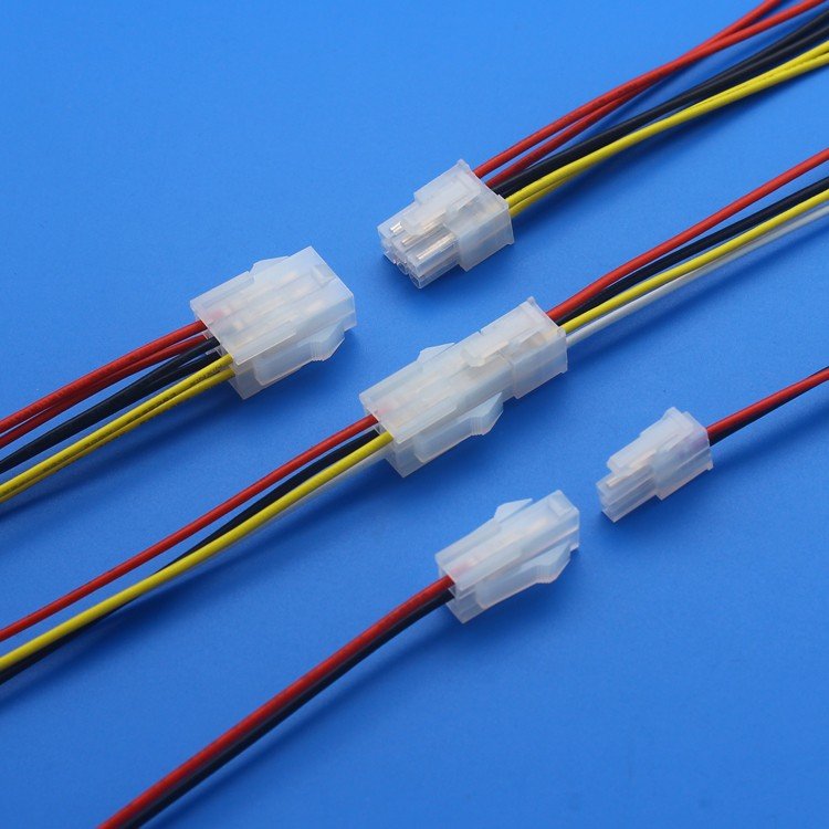 TE TYCO AMP 1586849-1 Automotive connector 3 pin housing in stock