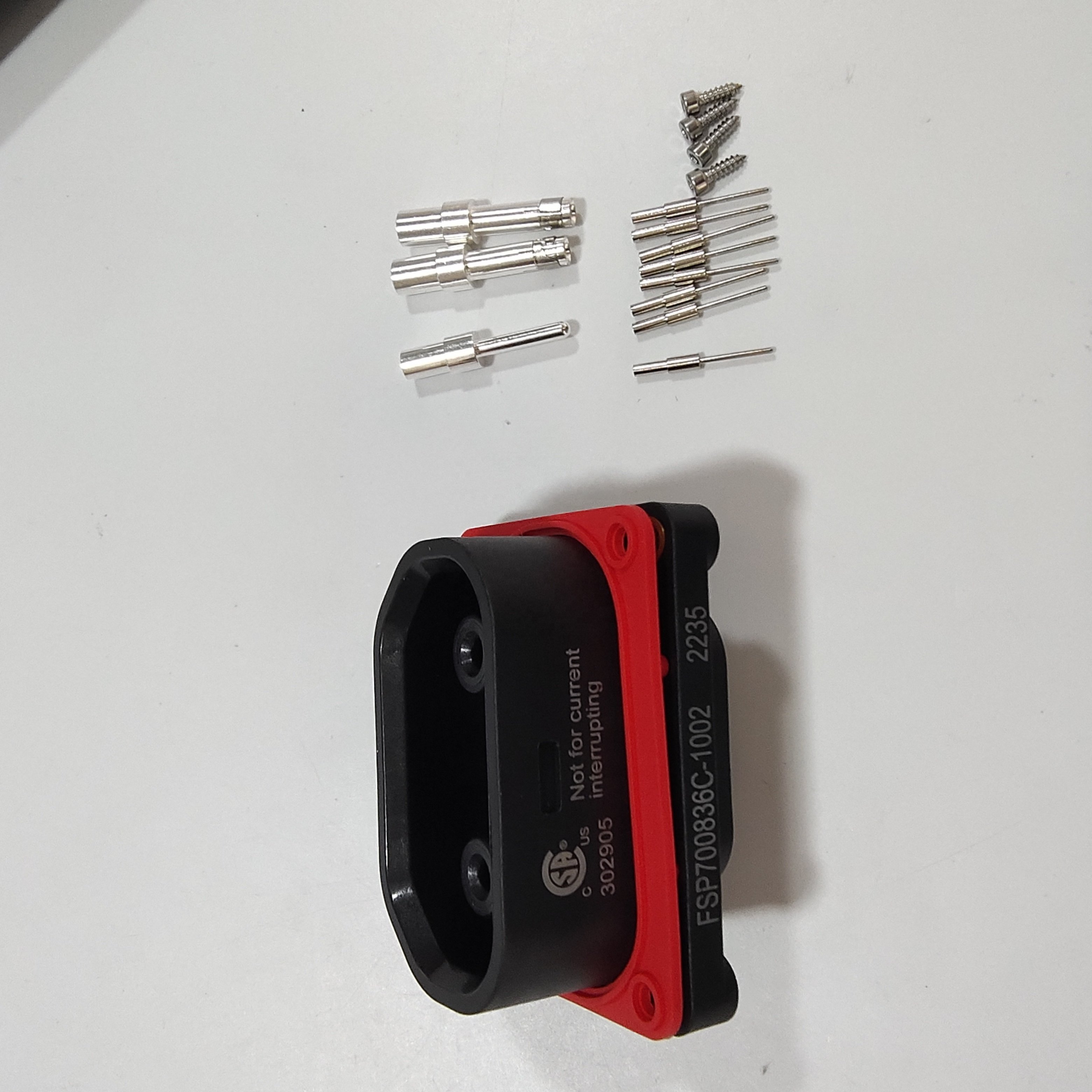 Multi Pin Low Voltage 300V DC Hybrid Power Connector for Stackable HV battery