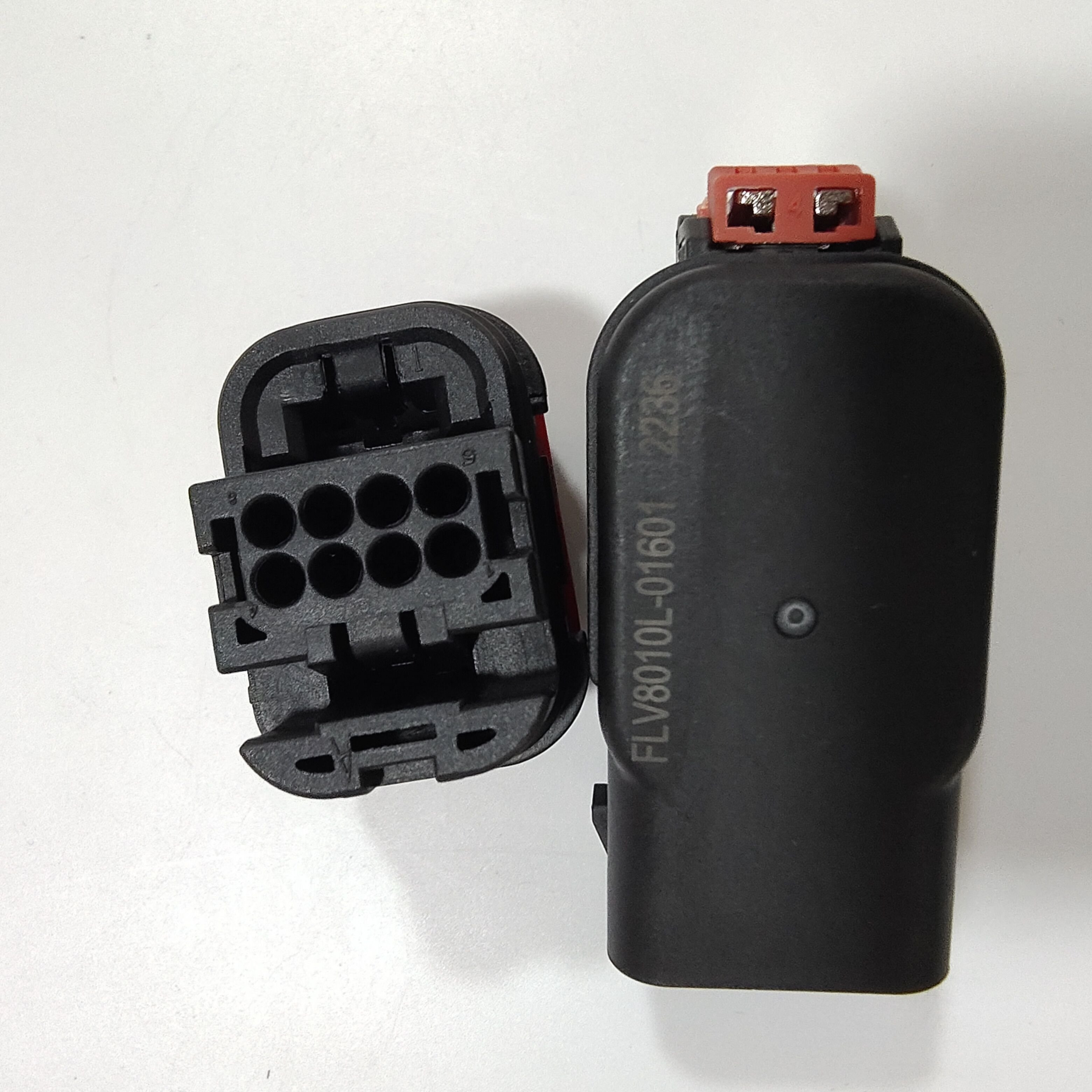 IP67 Hybrid Connector 2 power + 8 signal Pins Plastic Right Angle Plug 100A for 16mm2 Cable and Socket for E-Bike