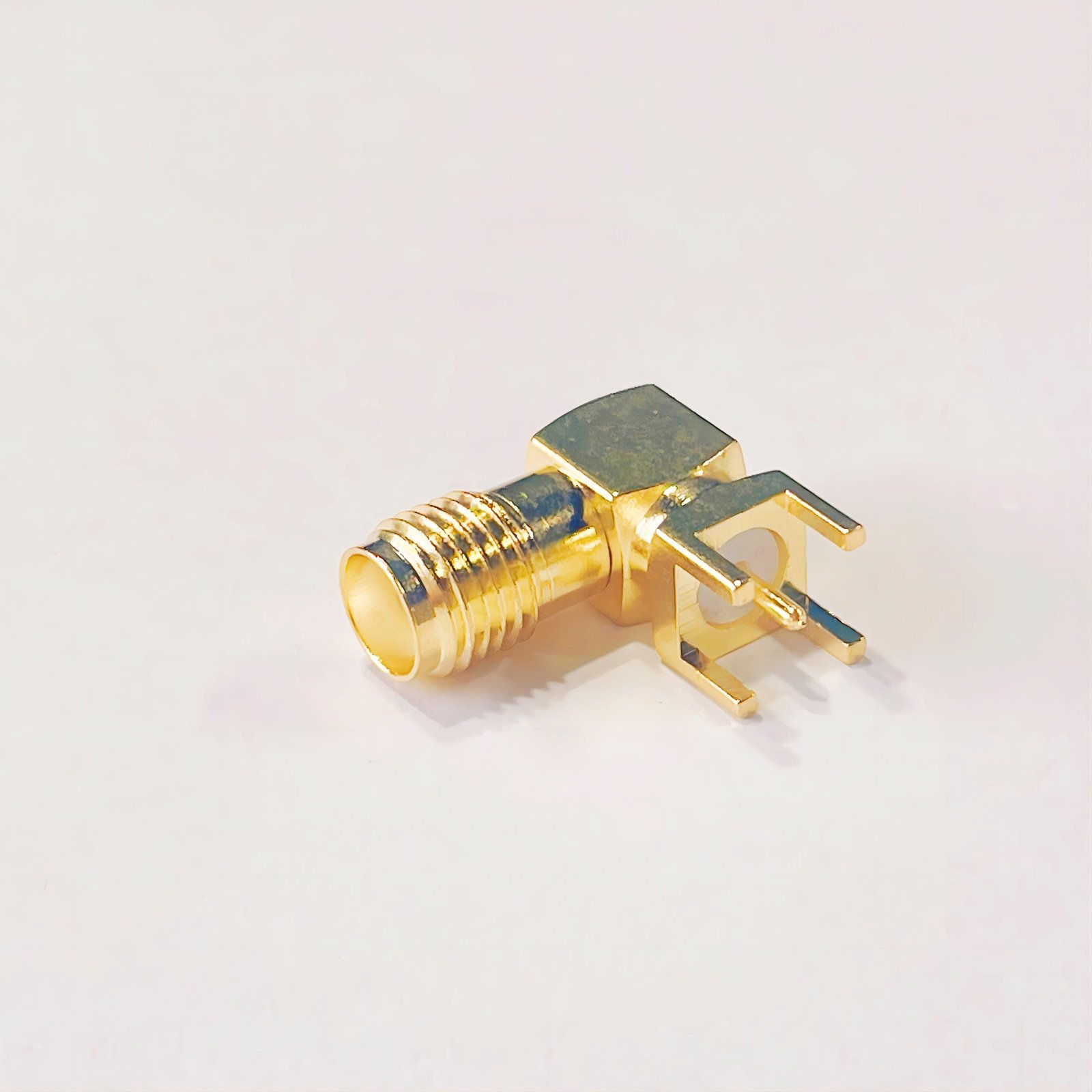 The Latest Technology RF Coaxial Connector SMA Female Right Angpvcrpeconnector Mounted on The PCB Connector Welding Sma to Dc