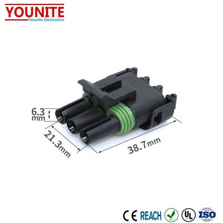 Electronic connectors