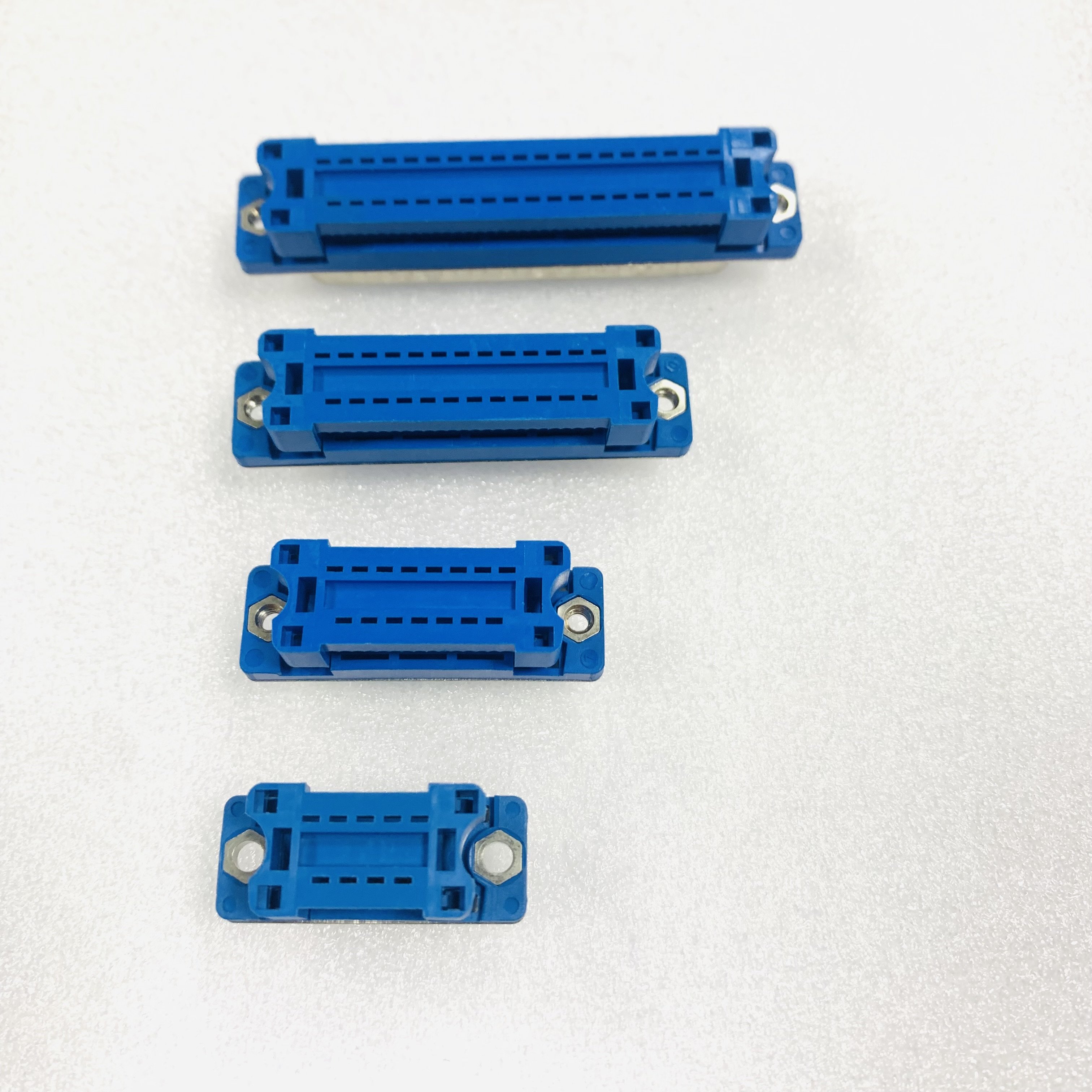 Custom IDC D-Sub Connector 2.77mm 2.84mm Spacing Male to Female 180 Degree Cable Outlet 9-37 Position Socket D-Sub