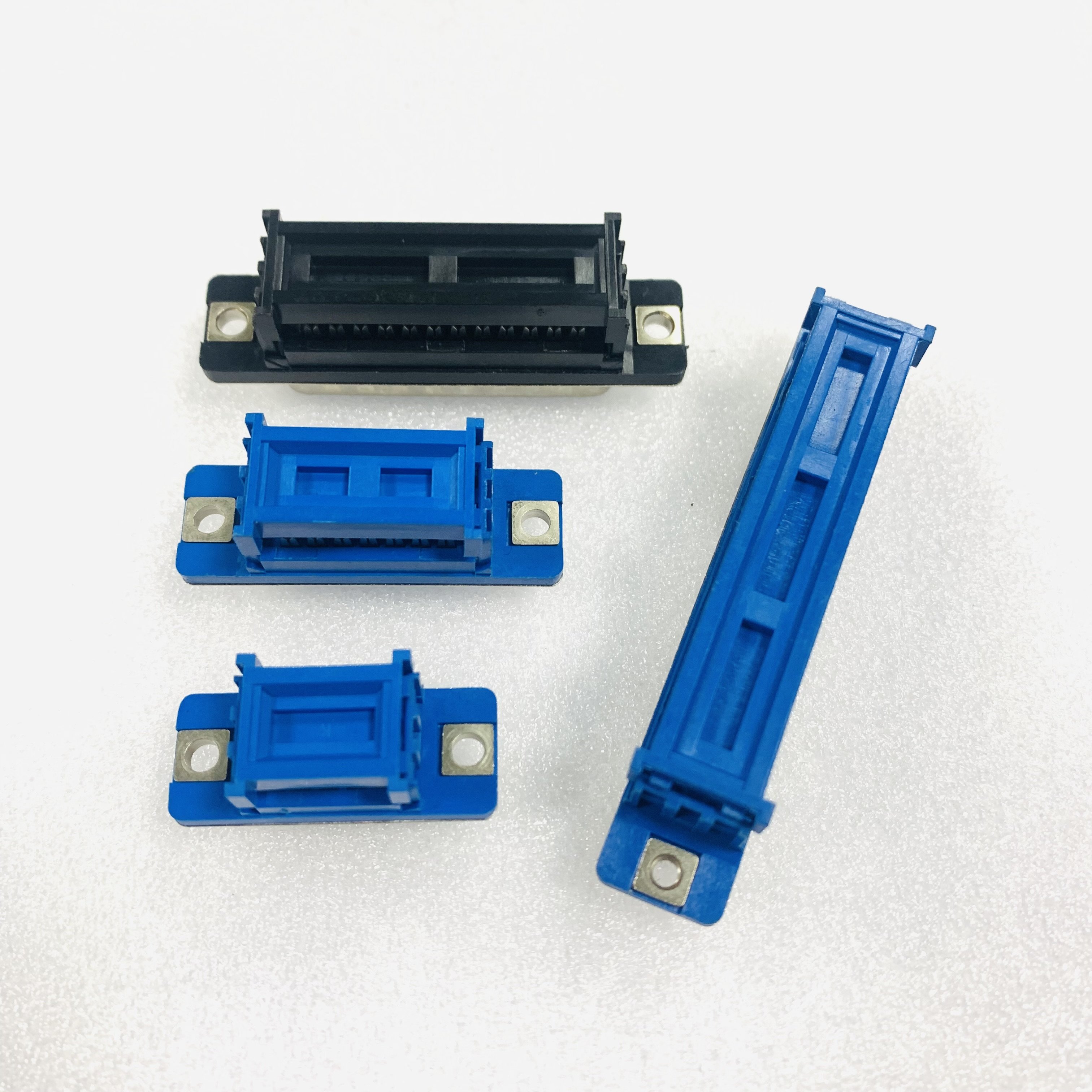 Custom IDC D-Sub Connector 2.77mm 2.84mm Spacing Male to Female 180 Degree Cable Outlet 9-37 Position Socket D-Sub
