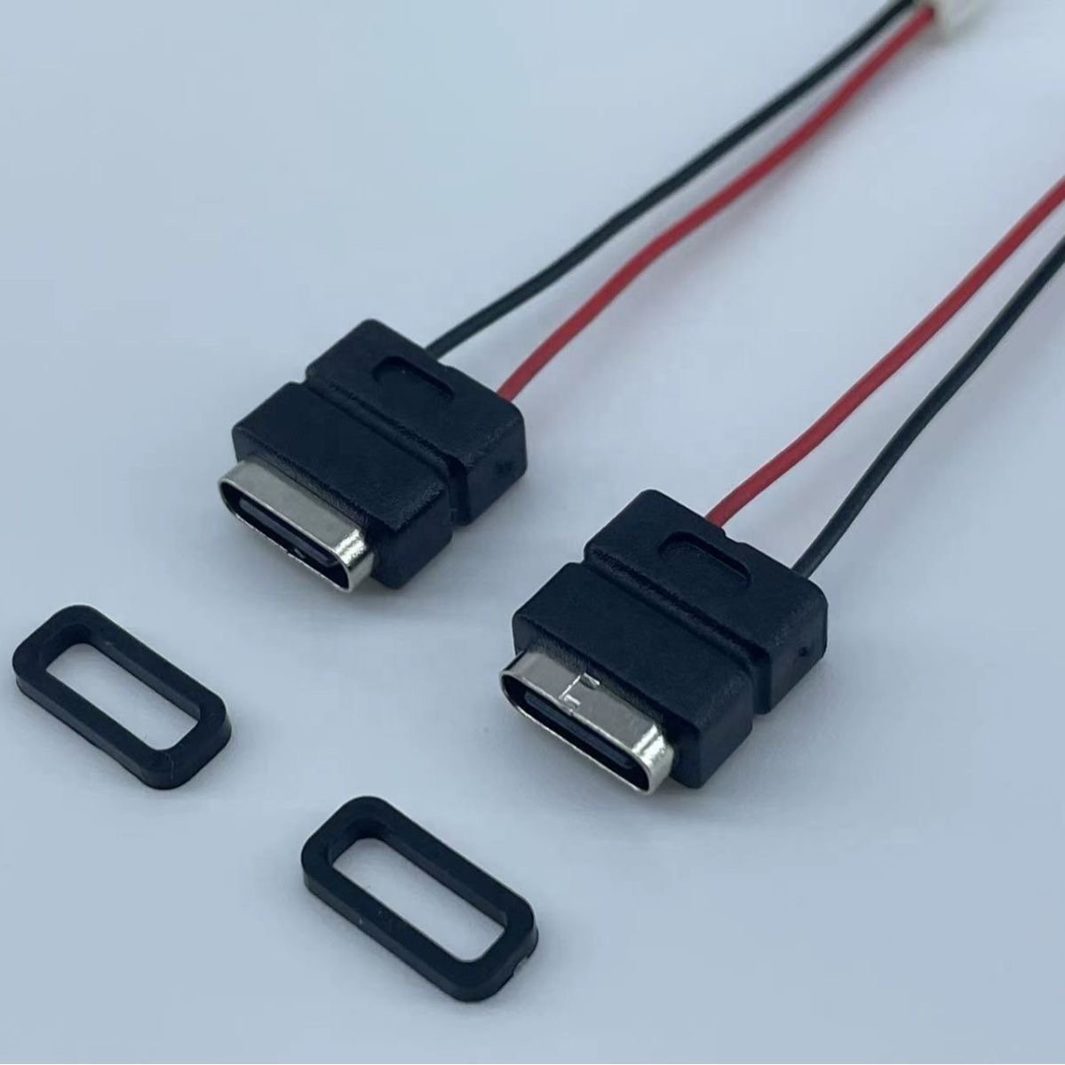 USB Type C Wire Socket Connector Injection Molded Waterproof Charging Base with Terminal Clasp Thread Type with or without Holes