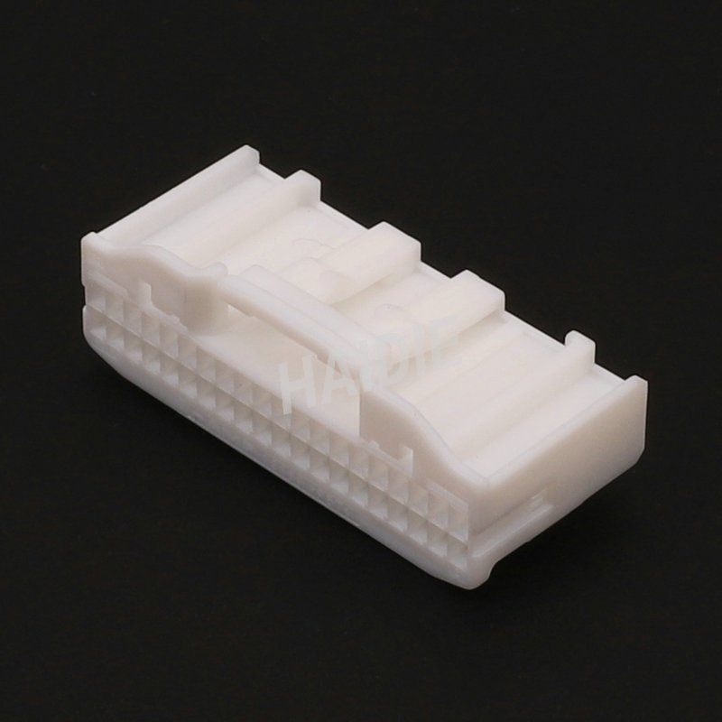 40 pin female electrical automotive wire harness connector 1318389-1