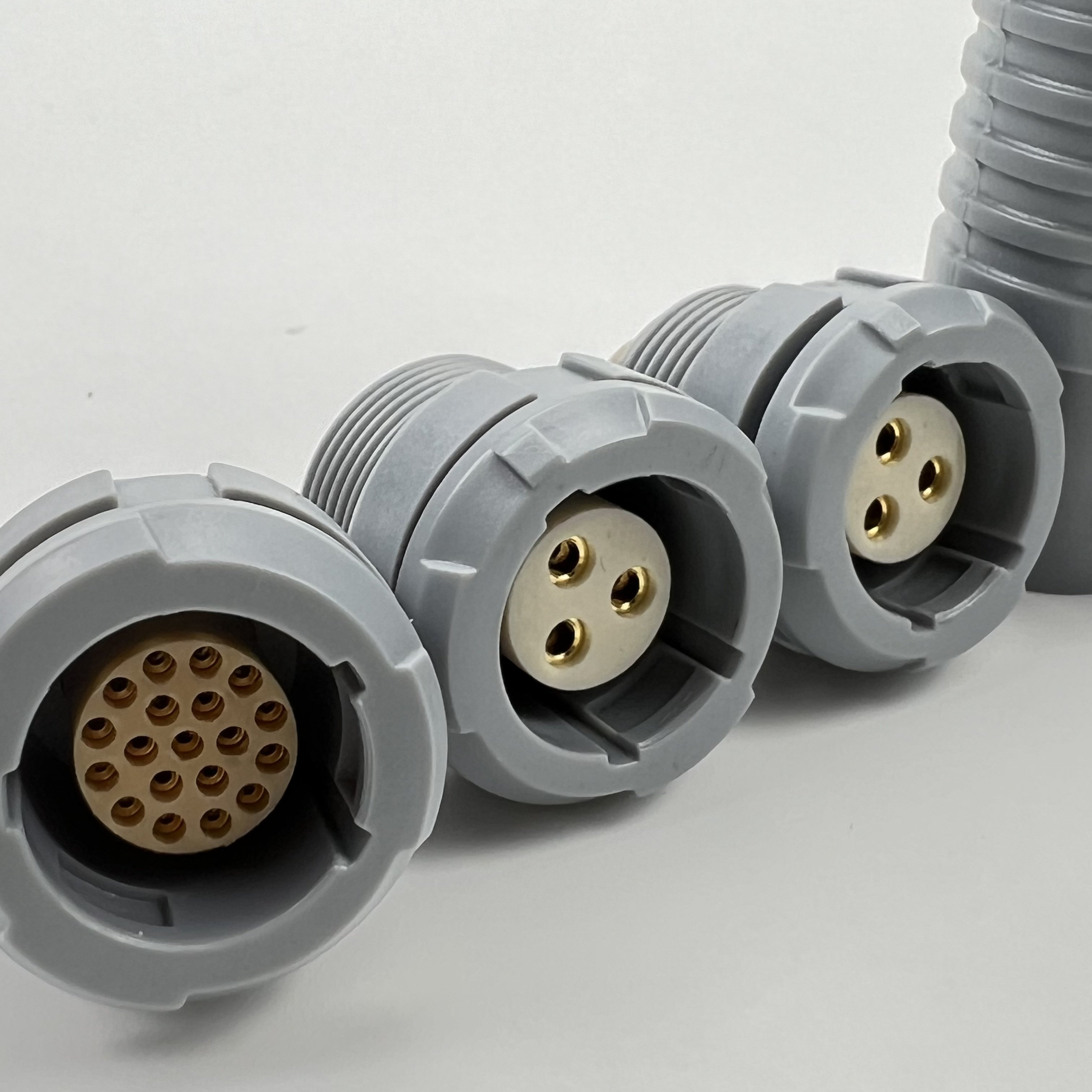 Factory directly sell PKA PKG PKB PKC plastic house socket 2 to 14pin IP50 and IP65 waterproof quick push pull cable connector