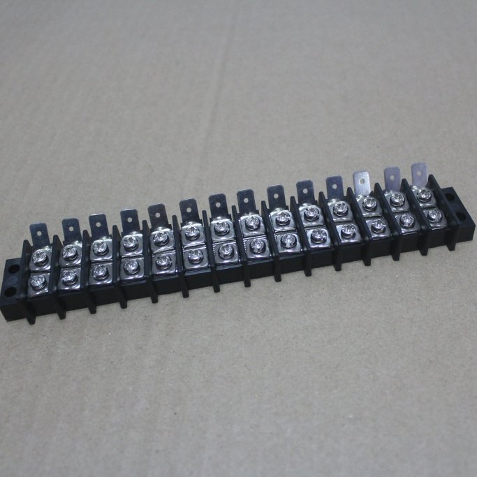 Panel Mount Screw Terminal Block Connector KT2 400V 30A 11mm Pitch