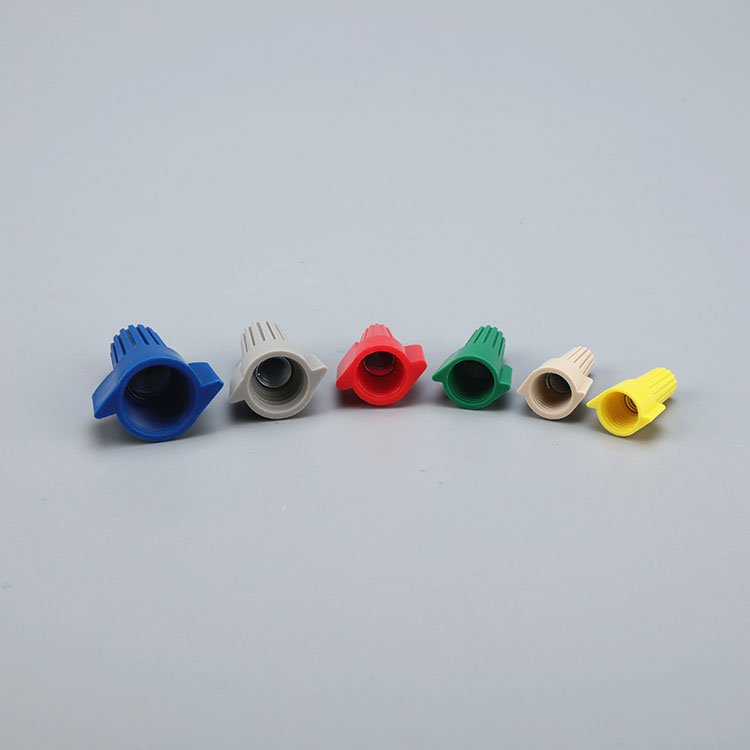 P12 100pcs Tan Color Winged Twist-on Wire Connectors Nuts