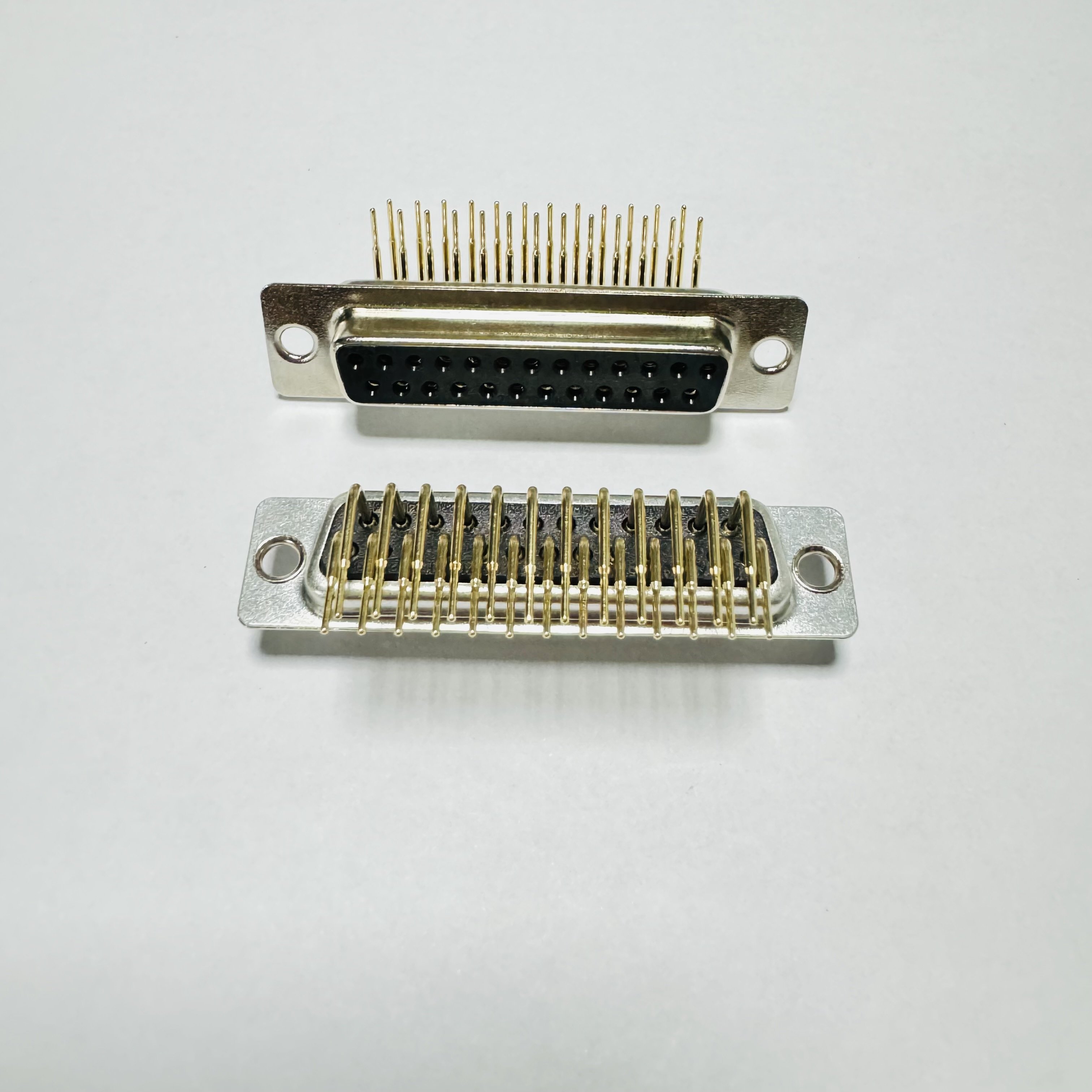 Solid pin 25 position D-Sub socket reverse installation female socket connector through hole right angle 2 rows 0.1 "2.54mm