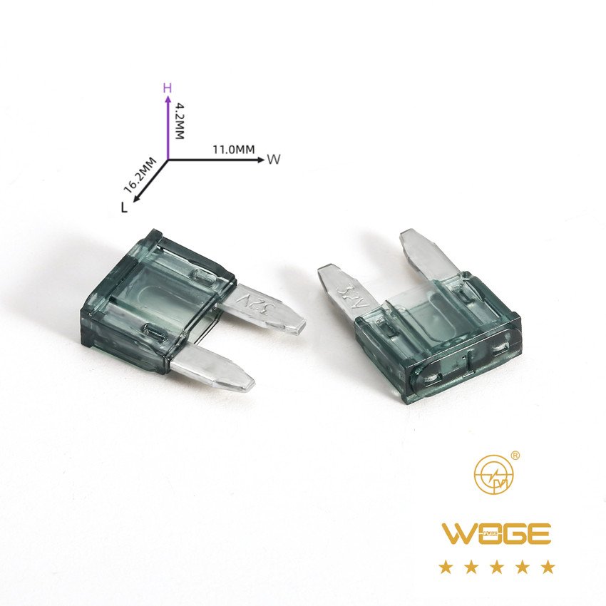AB11/MINI/297/997/Made in China Wholesale by manufacturers 1-35A blade type fuse into the car Plug-in fuse