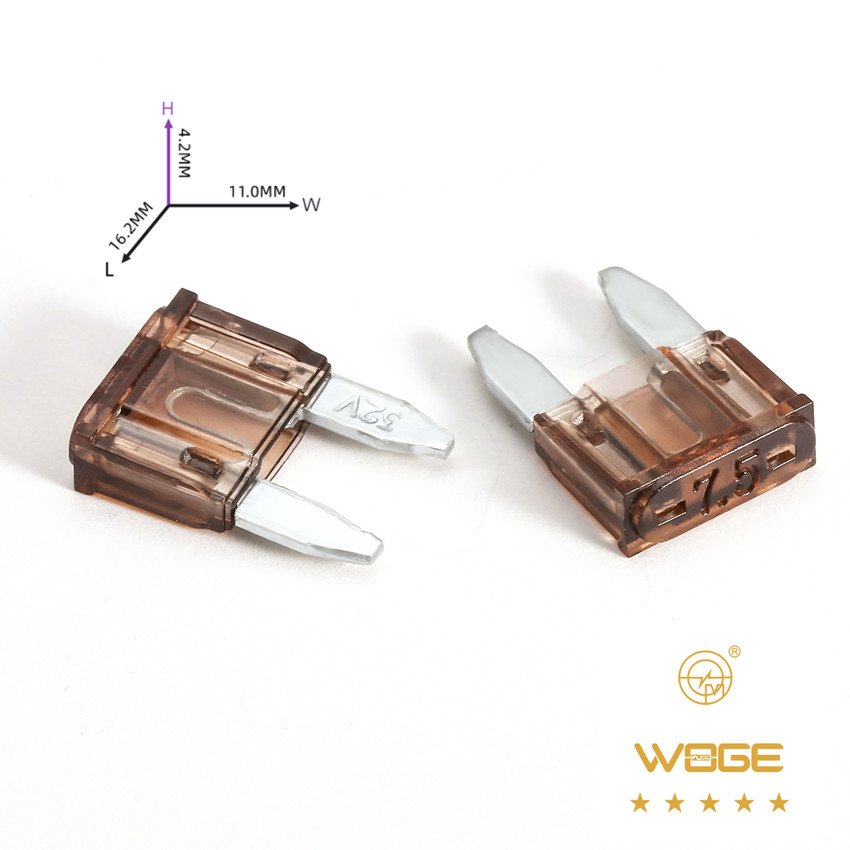AB11/MINI/297/997/Made in China Wholesale by manufacturers 1-35A blade type fuse into the car Plug-in fuse