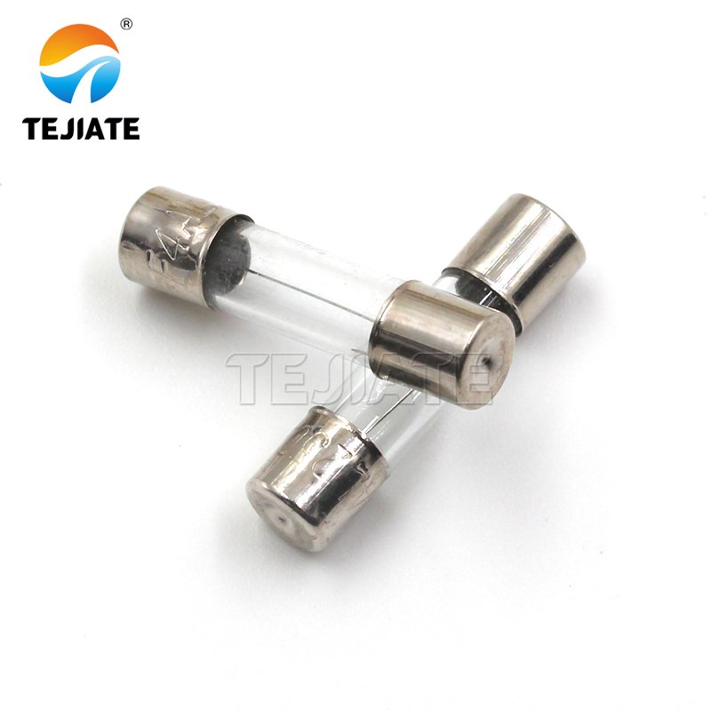 5*20 3A 250V Glass Fuse Fast Blow Axial Lead automotive pv Fuse with holder car electronic components