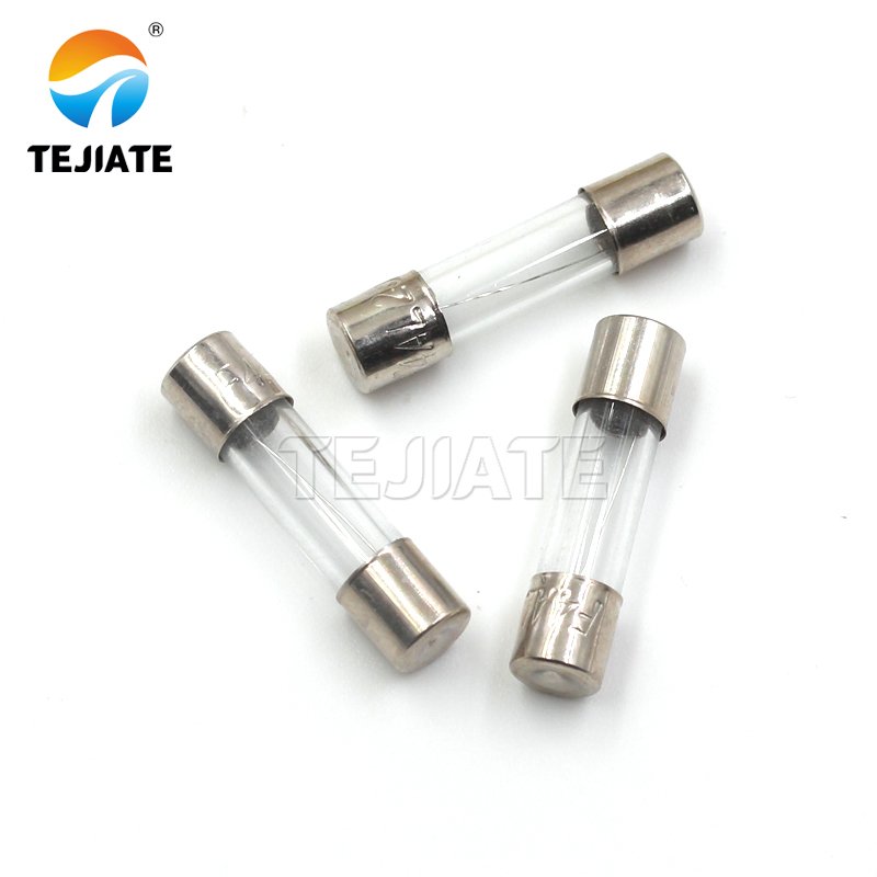 5*20 3A 250V Glass Fuse Fast Blow Axial Lead automotive pv Fuse with holder car electronic components