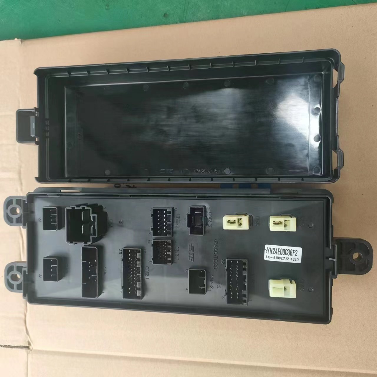 SK350-10 original brand new relay box component YN24E00036F2 fuse box relay for kobelco excavator
