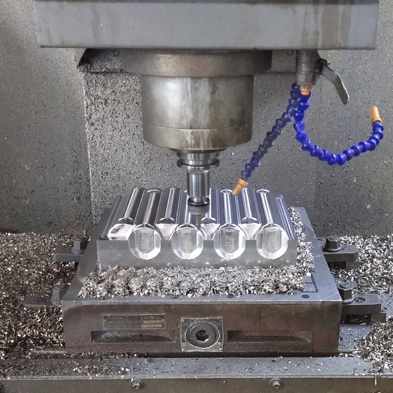 Automotive Plastic Parts Pa66 Gf33 Gf30 Gf50 Injection Mould For Auto Junction Box Fuse Block Components Autoteile