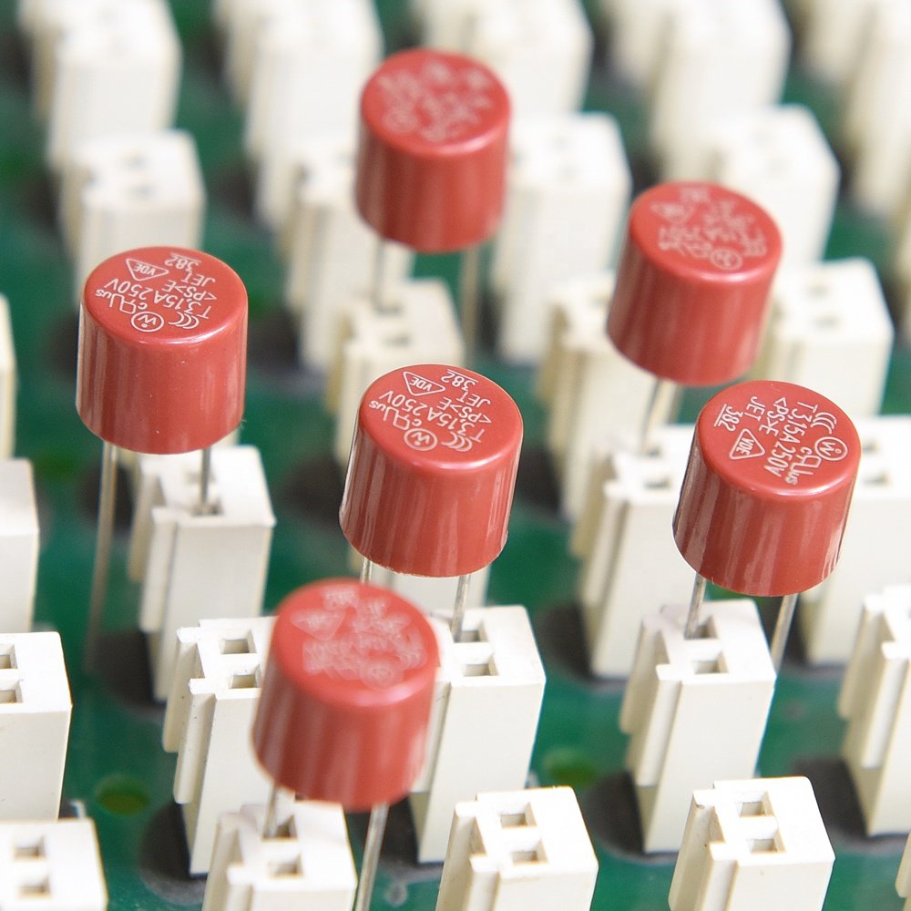 8x8mm PCB Mounted Radial Lead Square Cylinder Subminiature Microfuse Micro Fuse