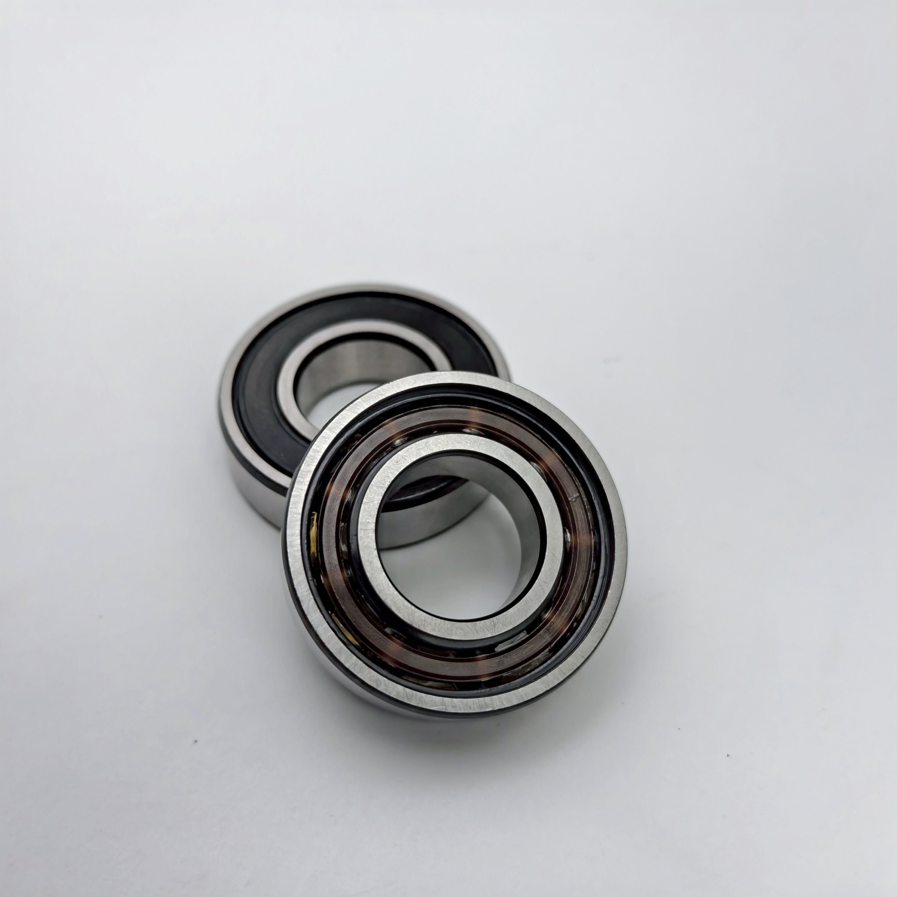 Latest Products Good Quality Long Life Nylon Cage Deep Groove Ball Bearing 6002-2RS1TN9/C3VT162 For Wholesales