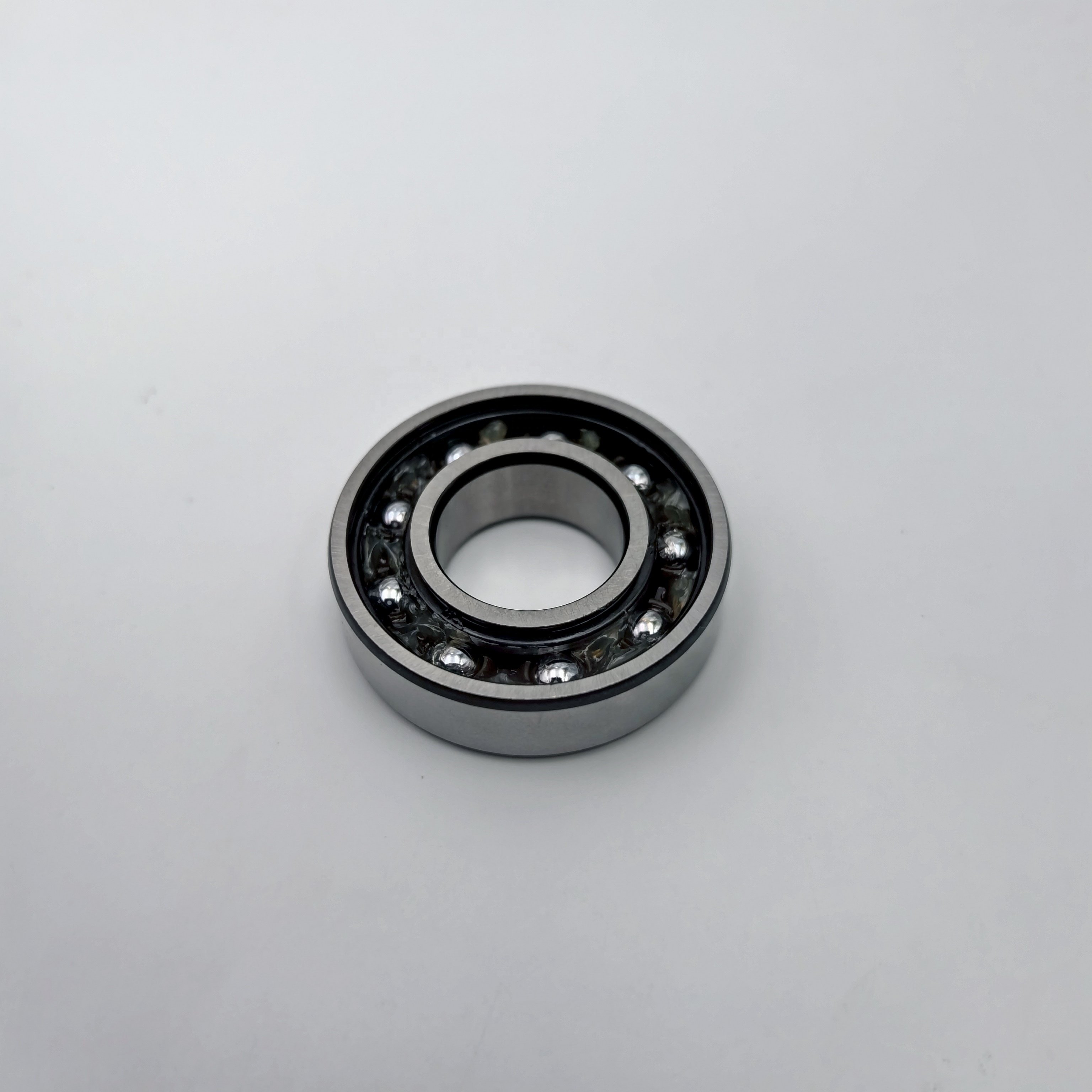 Latest Products Good Quality Long Life Nylon Cage Deep Groove Ball Bearing 6002-2RS1TN9/C3VT162 For Wholesales