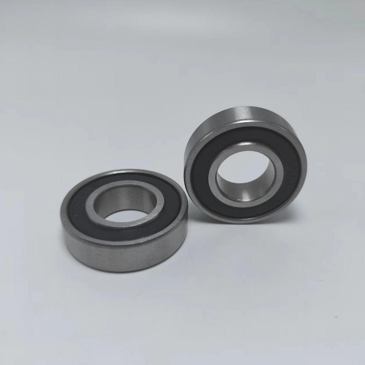 Wholesale steel material 15x32x9mm 6002 ZZ/2RS single row deep groove ball bearing