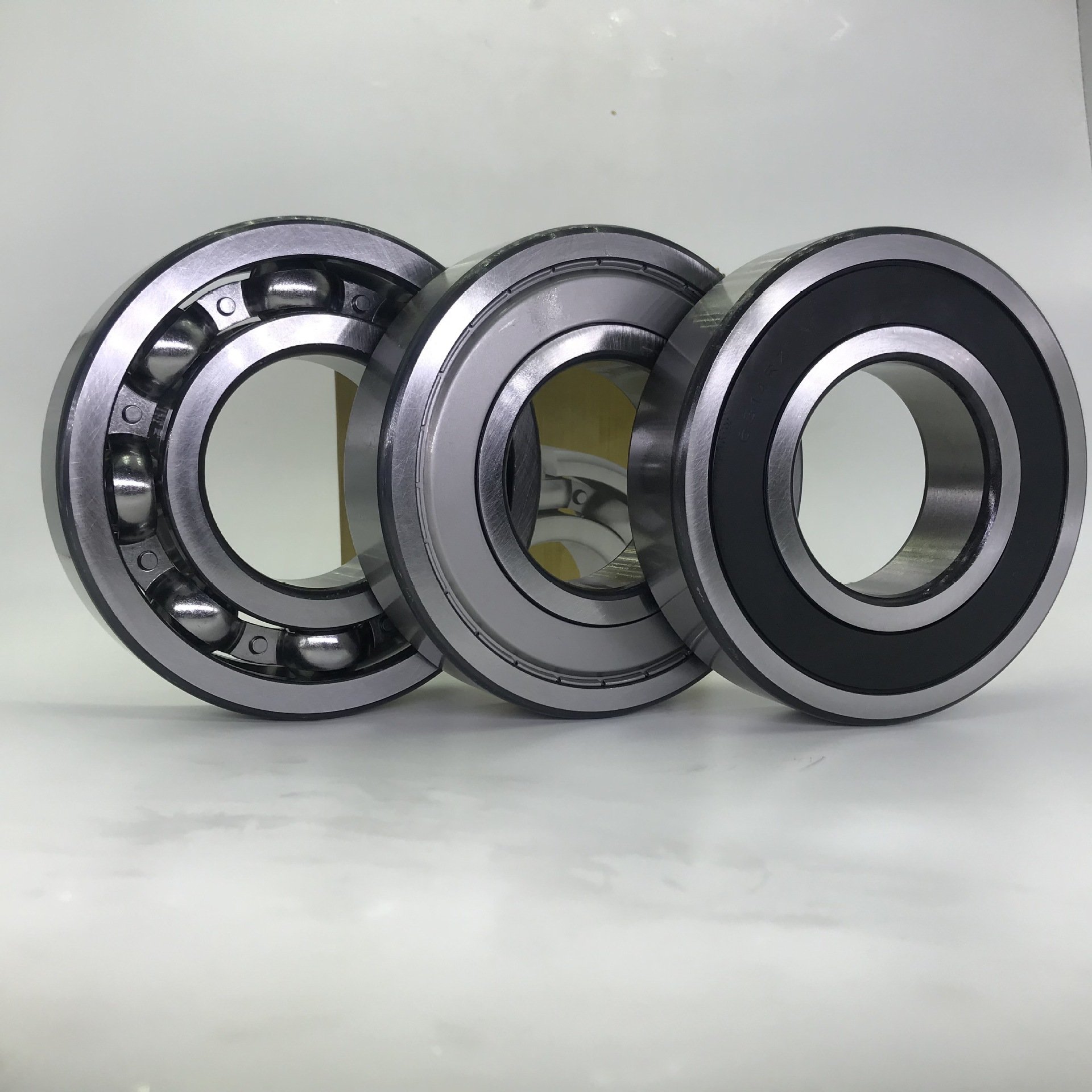 Bearings Manufactures 6001 6004 6201 6202 6203 6204 6205 6207 6300 6301 2RS 6302 6305 ZZ Deep Groove Ball Bearing