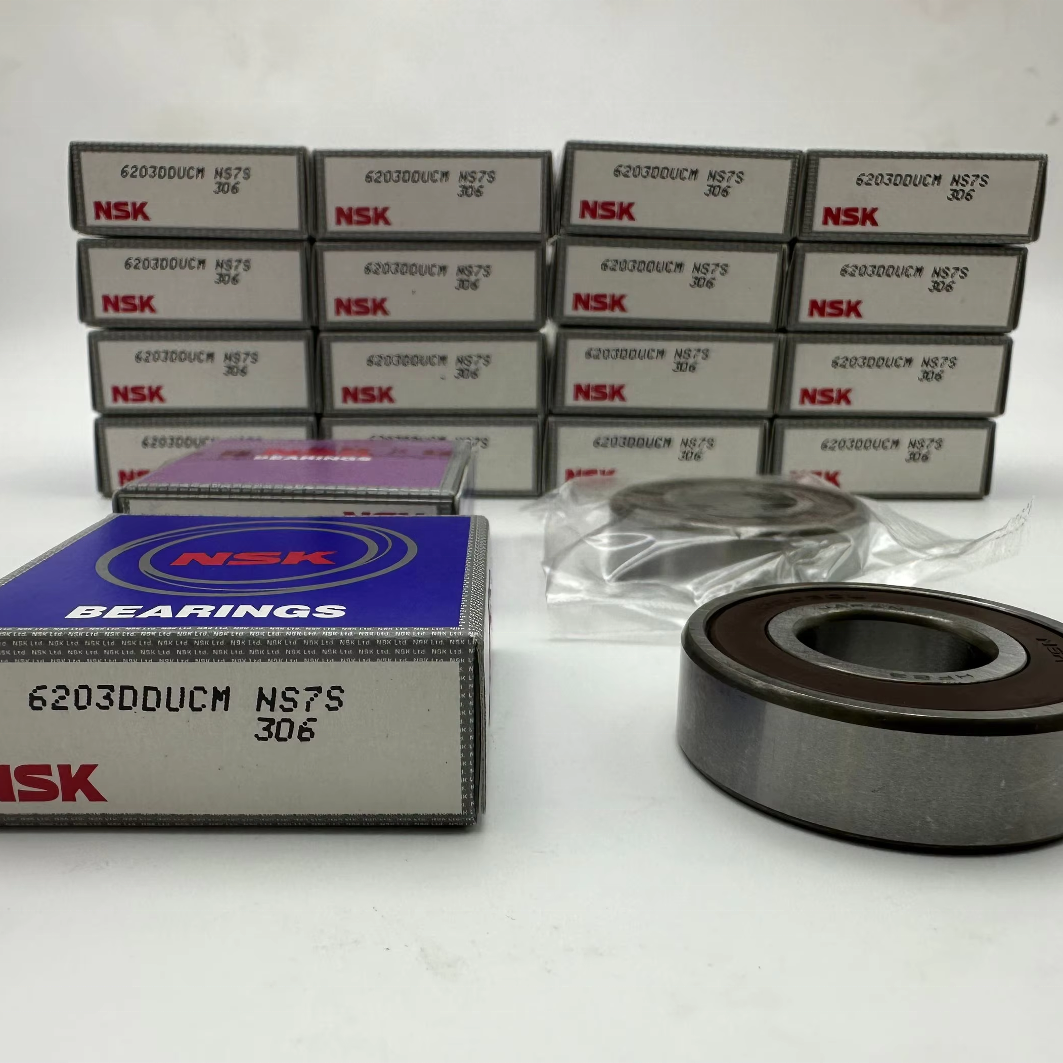 Original Japan NSK deep groove ball bearing 6203 NSK ball bearing 6203 ZZ 2RS single row Chrome steel skateboard bearings
