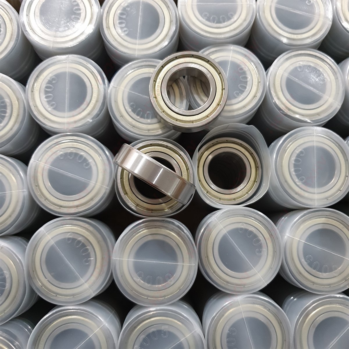 Metal Shield Radial S6005 2RS ZZ 2Z S6005-ZZ Stainless Steel HXHV Single Row Deep Groove Ball Bearing with Size 25x47x12mm