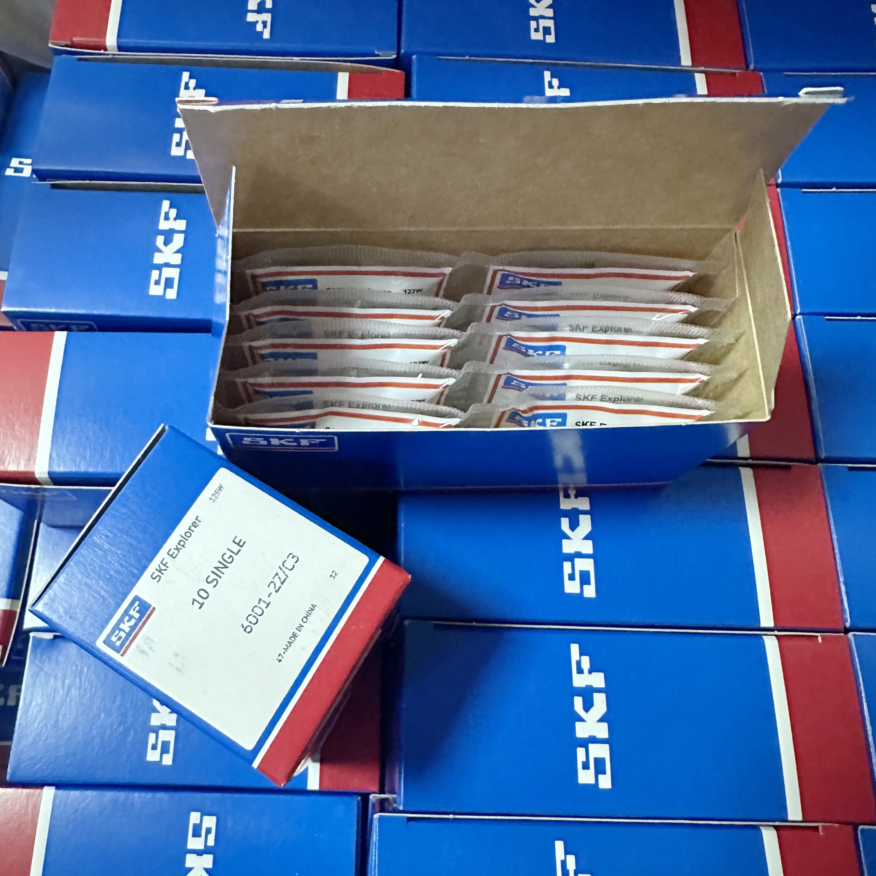 SKF Original Bearing Price 6001-2Z/C3 6001-ZZ 6001-2Z 6001 SKF Deep Groove Ball Bearing size 12*28*8mm