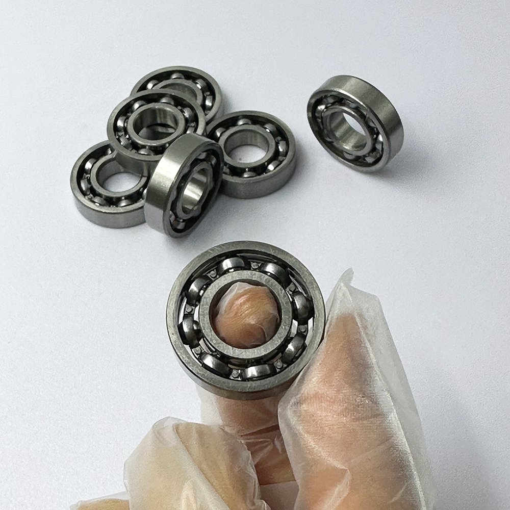 Mechanical Parts High Speed Deep Groove Ball Bearing Sliding Door Roller Bearings 6203