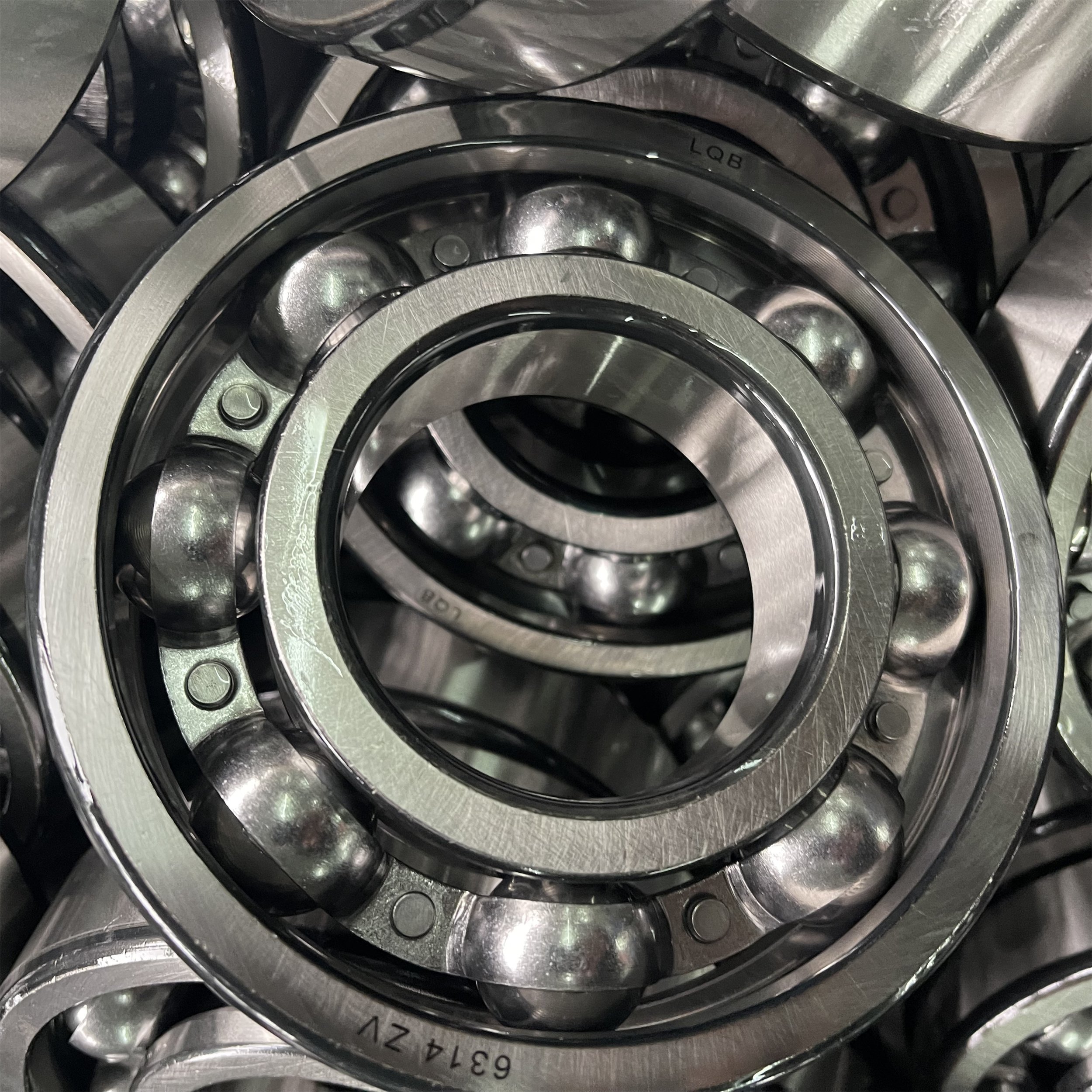 6224 Deep Groove Ball Bearing 120x215x40 mm Strong load-bearing capacity low friction coefficient
