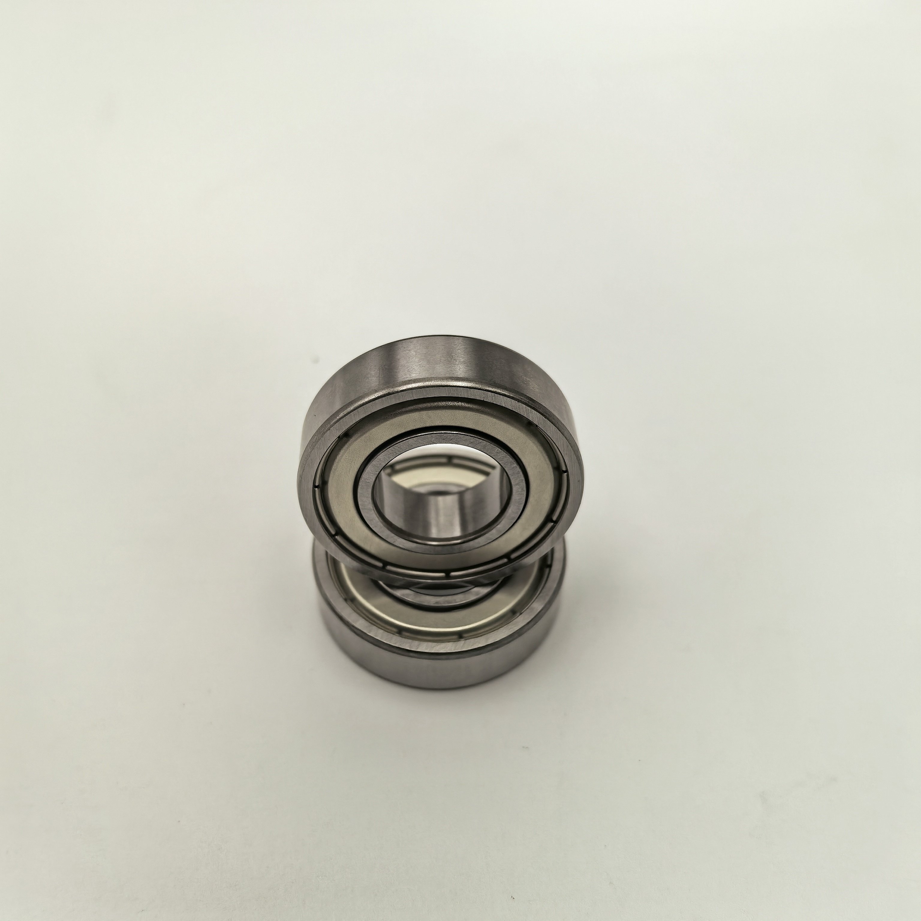 Spot Goods High Quality Long Life Automobile Deep Groove Ball Bearing 6002ZZ