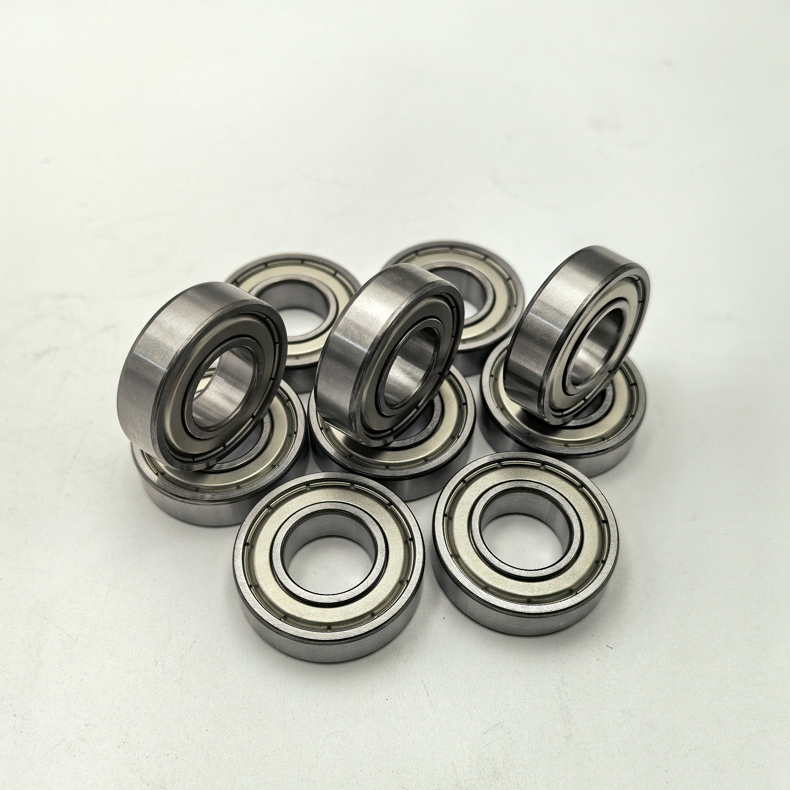 Spot Goods High Quality Long Life Automobile Deep Groove Ball Bearing 6002ZZ