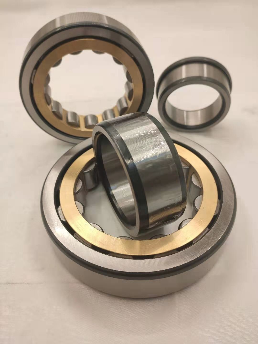 Bearing suppliers sell RN312 imported high precision low noise low friction deep groove ball bearings