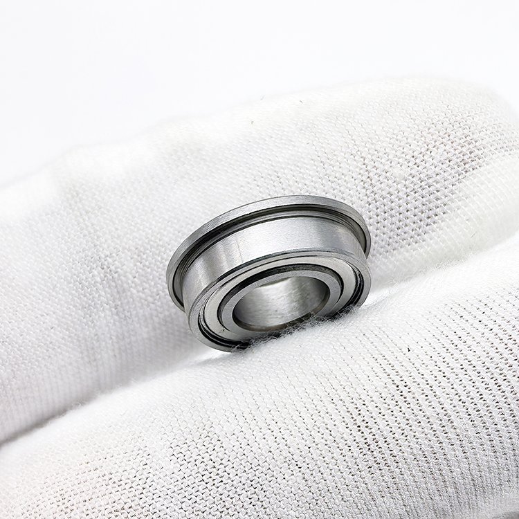 8*16*5mm Flange Bearing F688 Miniature Flange Bearing With Flanged Outer Rings F688ZZ Deep Groove Ball Bearing