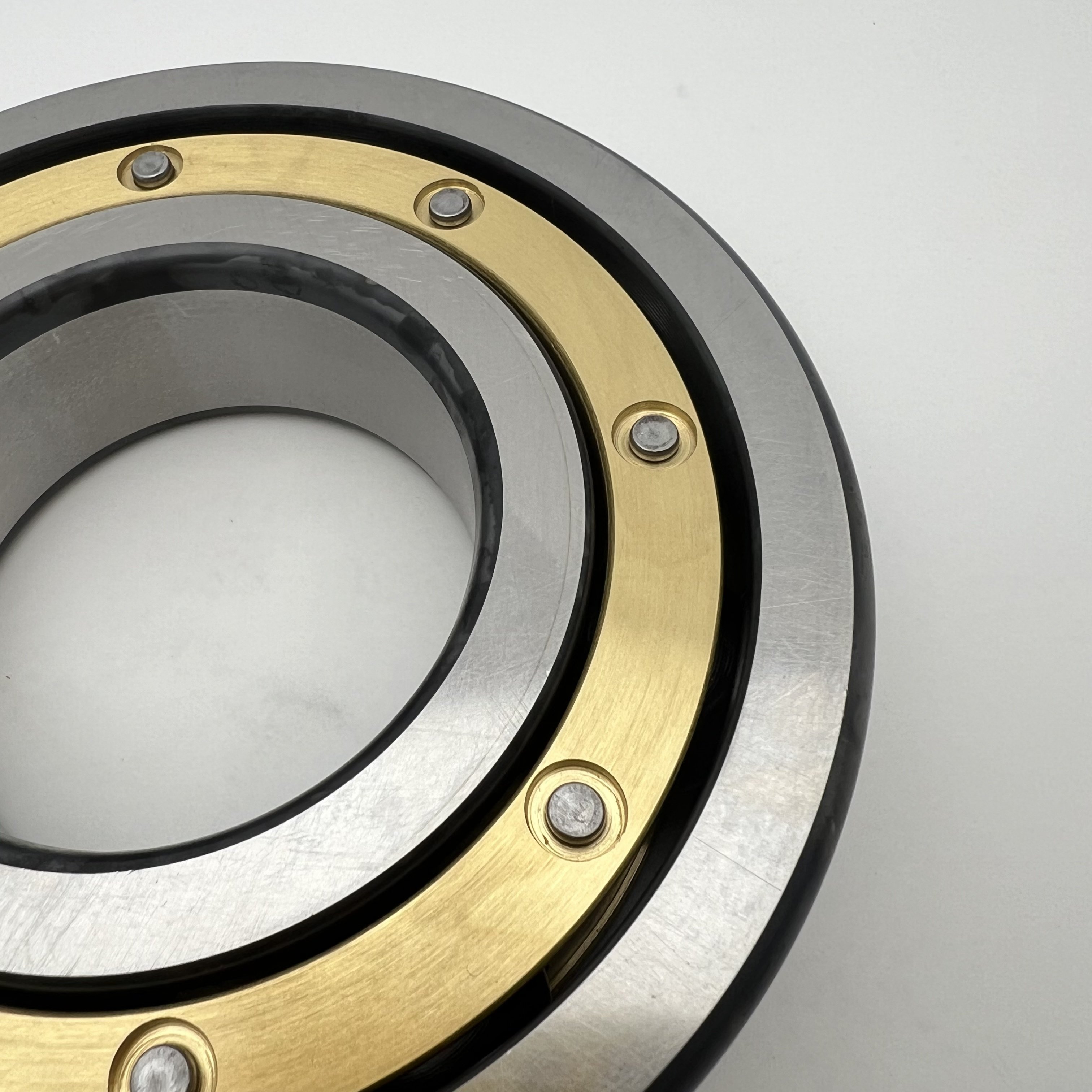 Quality Assurance 65*140*33mm Single Row Brass Cage Deep Groove Ball Bearing 6313 M/C3