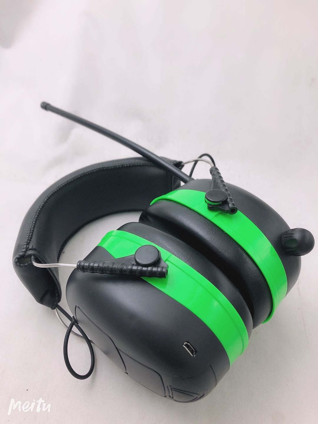 BT/DAB Hearing Protection Headset Noise Reduction Safety Ear Muff FM Hearing Protection Earmuffs with External microphone