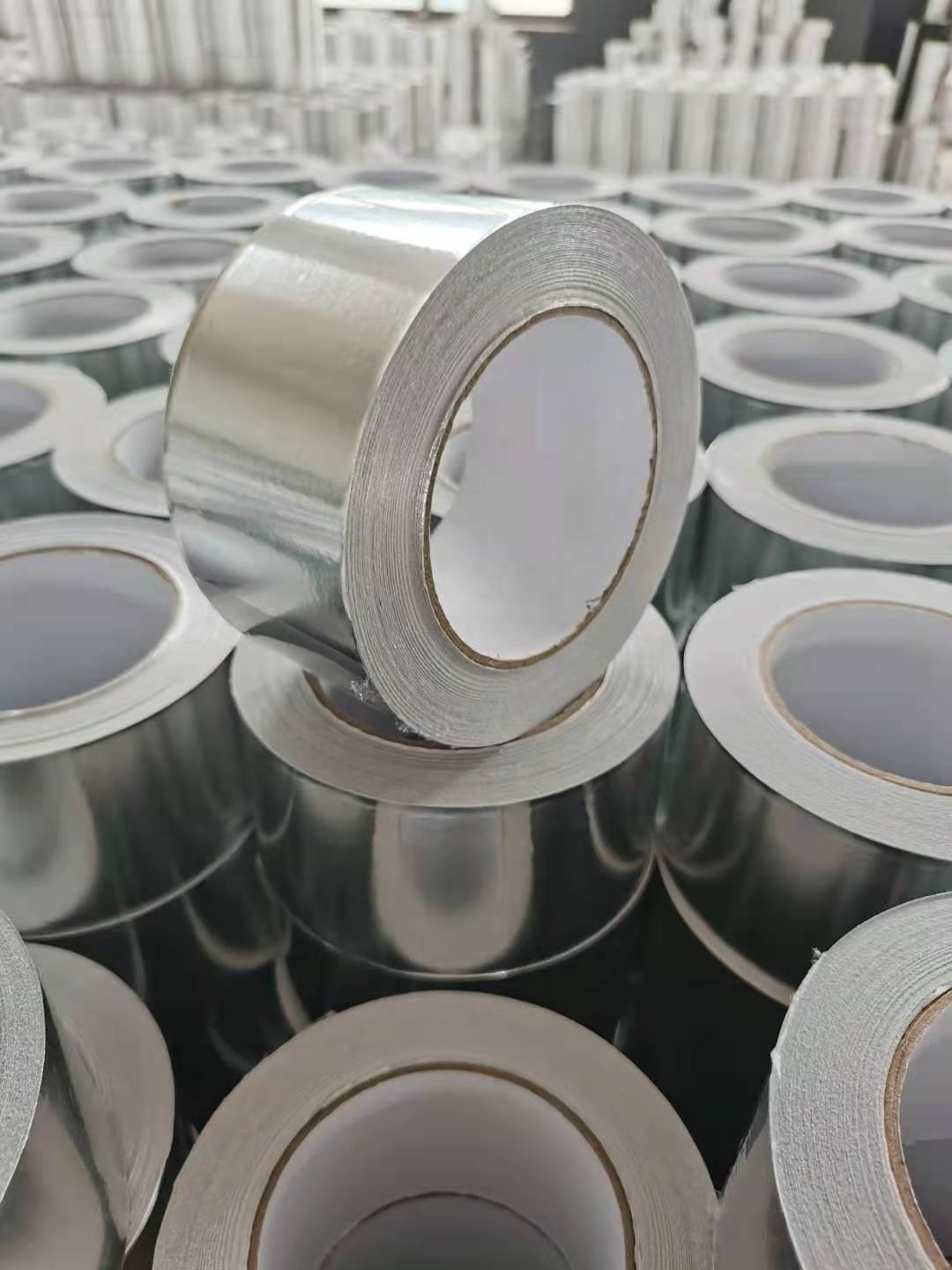 Aluminum Foil Roll 1060 1235 8011 Waterproof Tapes Aluminum Foil TapeJumbo Roll 0.15 mm Suppliers