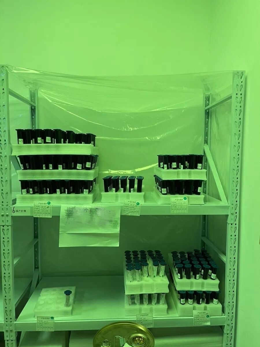 Aventk UV adhesive Series Anti-Yellowing Adhesive Specially Used for Fixing Electronic Components