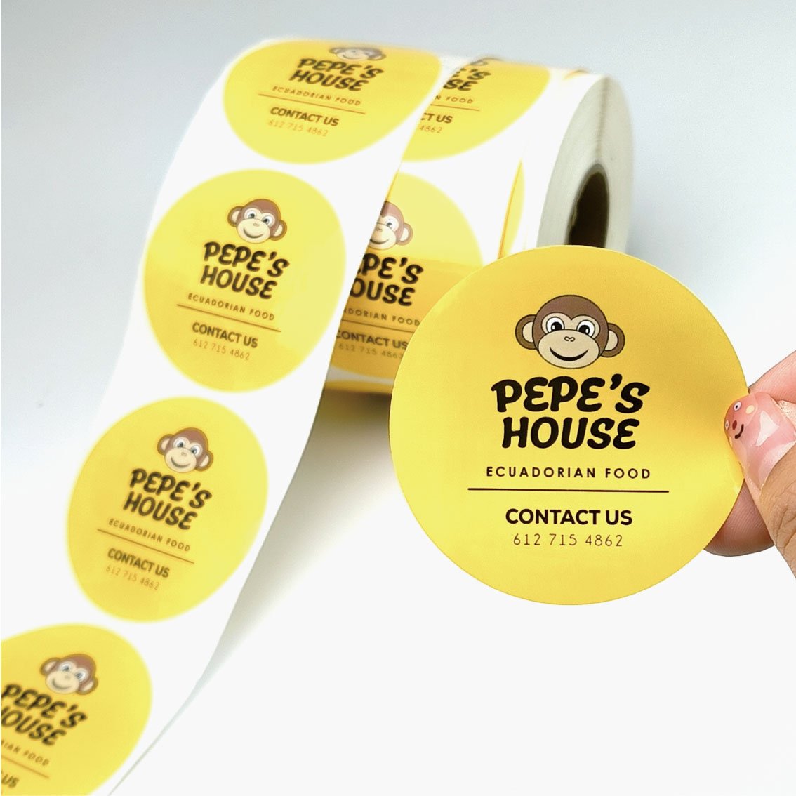 Custom logo sticker waterproof vinyl packaging sticker printing adhesive round food sticker roll