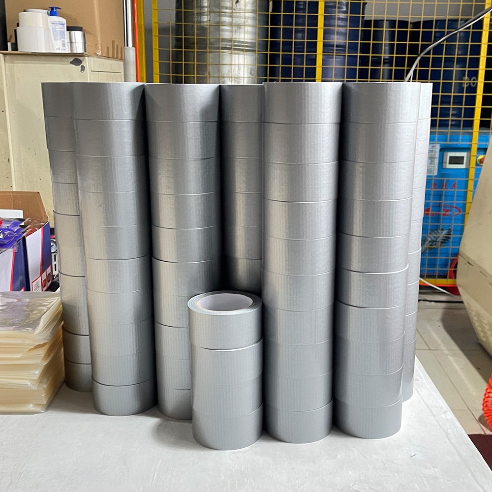 Silver Color Fabric Cloth Duct Tape Factory Supplied Rubber Adhesive for Carpet Edge Binding Tent Water Pipe Repair Masking Use