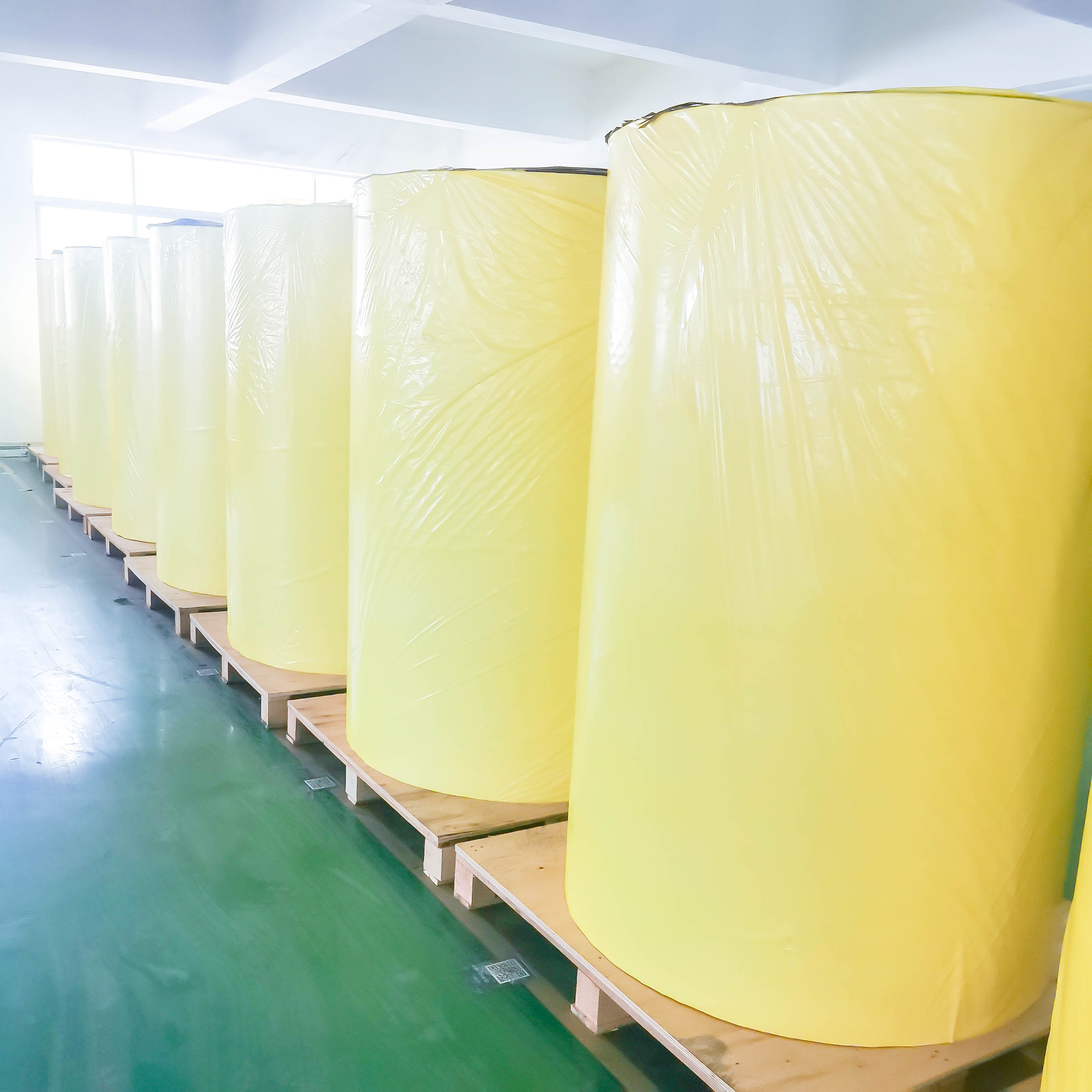 Factory Self Adhesive Jumbo Roll Oilproof Cosmetics Labels Adhesion Roll Writing Paper Waterproof Acrylic 70g Bag Sealing BR
