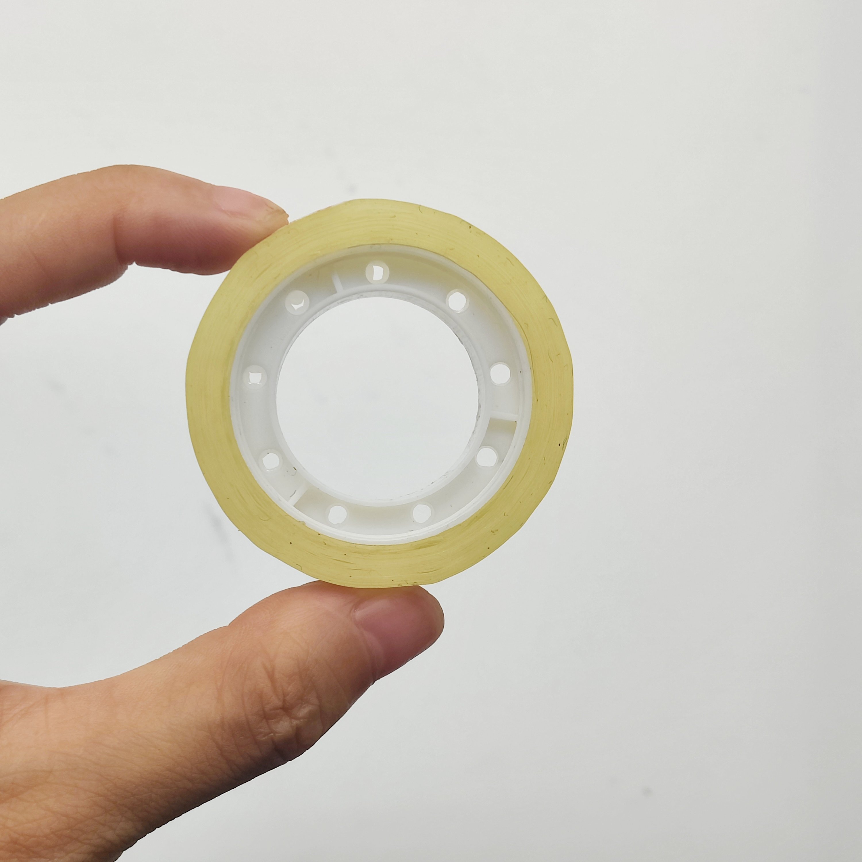Use BOPP Stationary Tape Waterproof Acrylic ISO Adhesive Sticker Gold China Supplier Yellowish School and Office No Printing