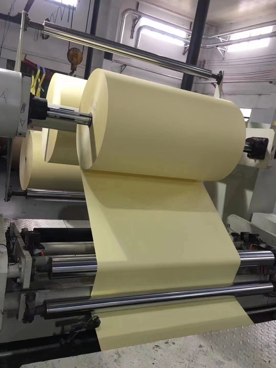 Direct Thermal TOP Self Adhesive Paper with Yellow Glassine Liner Label Jumbo Roll