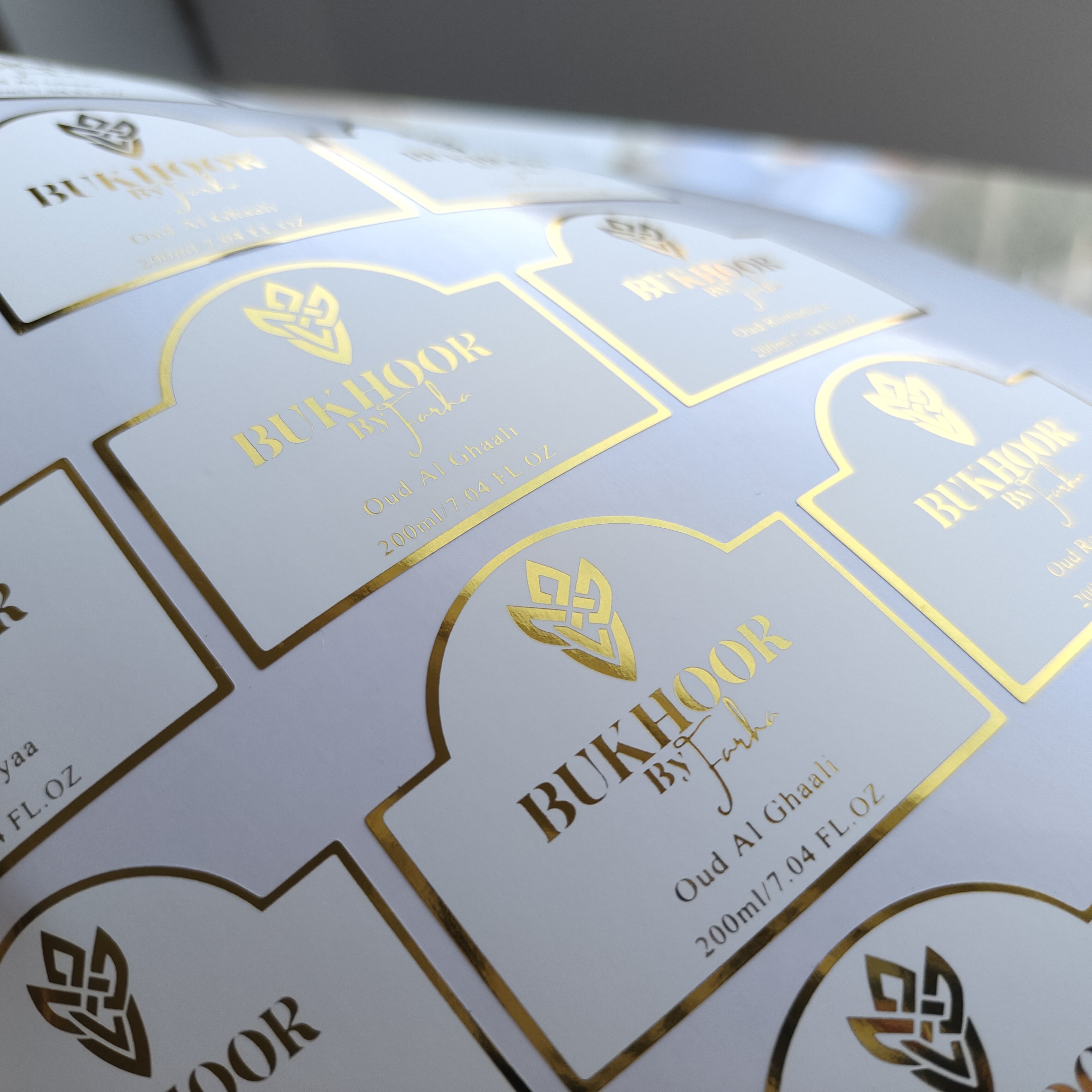 Customized shiny/matte Gold adhesive vinyl decal stickers Stamping personalise clear foil sticker