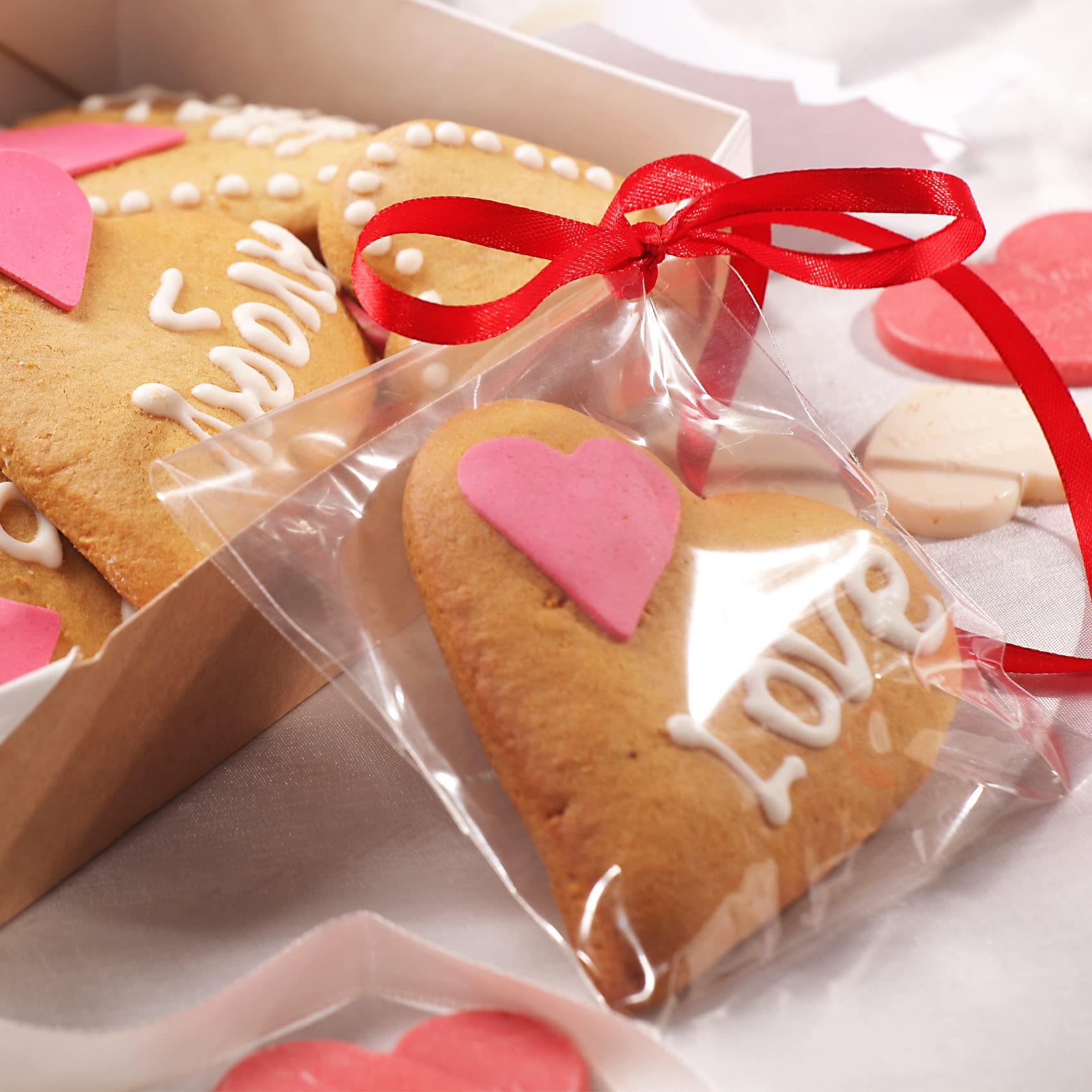 ECO-friendly Self Sealing Cellophane Bags 4x4 Inches Clear Resealable Bags Self Adhesive Individual Cookie Bags for Packaging