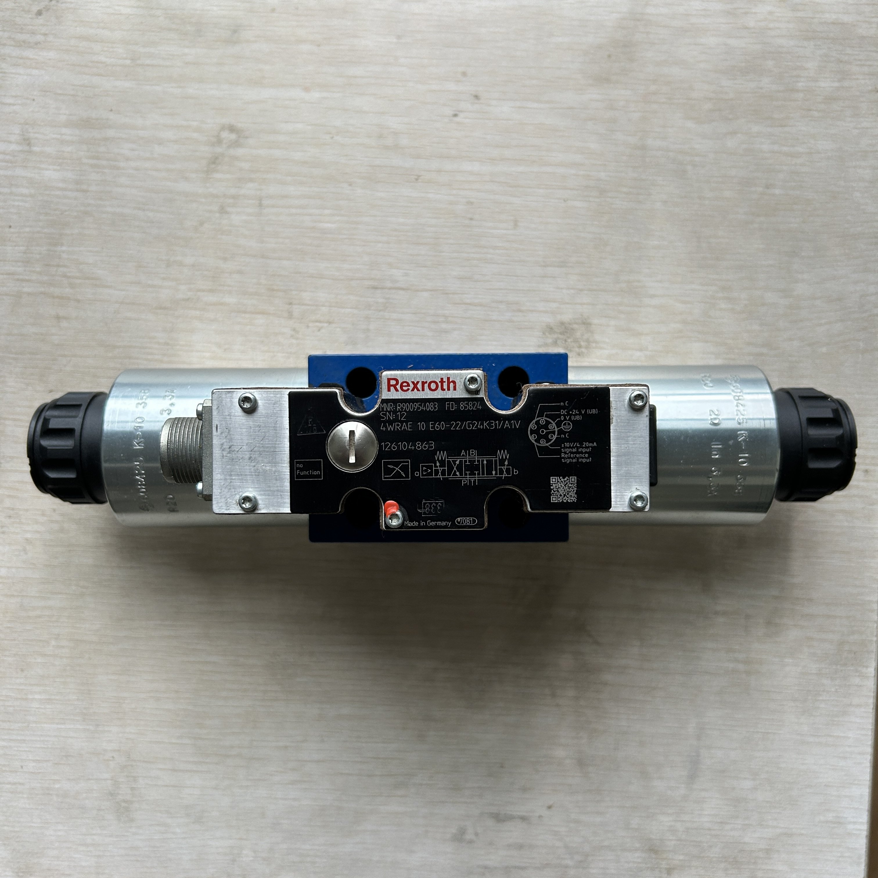 4WRAE 10E60-22/G24K31/A1V R900954083 Hydraulic Proportional Reversing Valve Made in Germany
