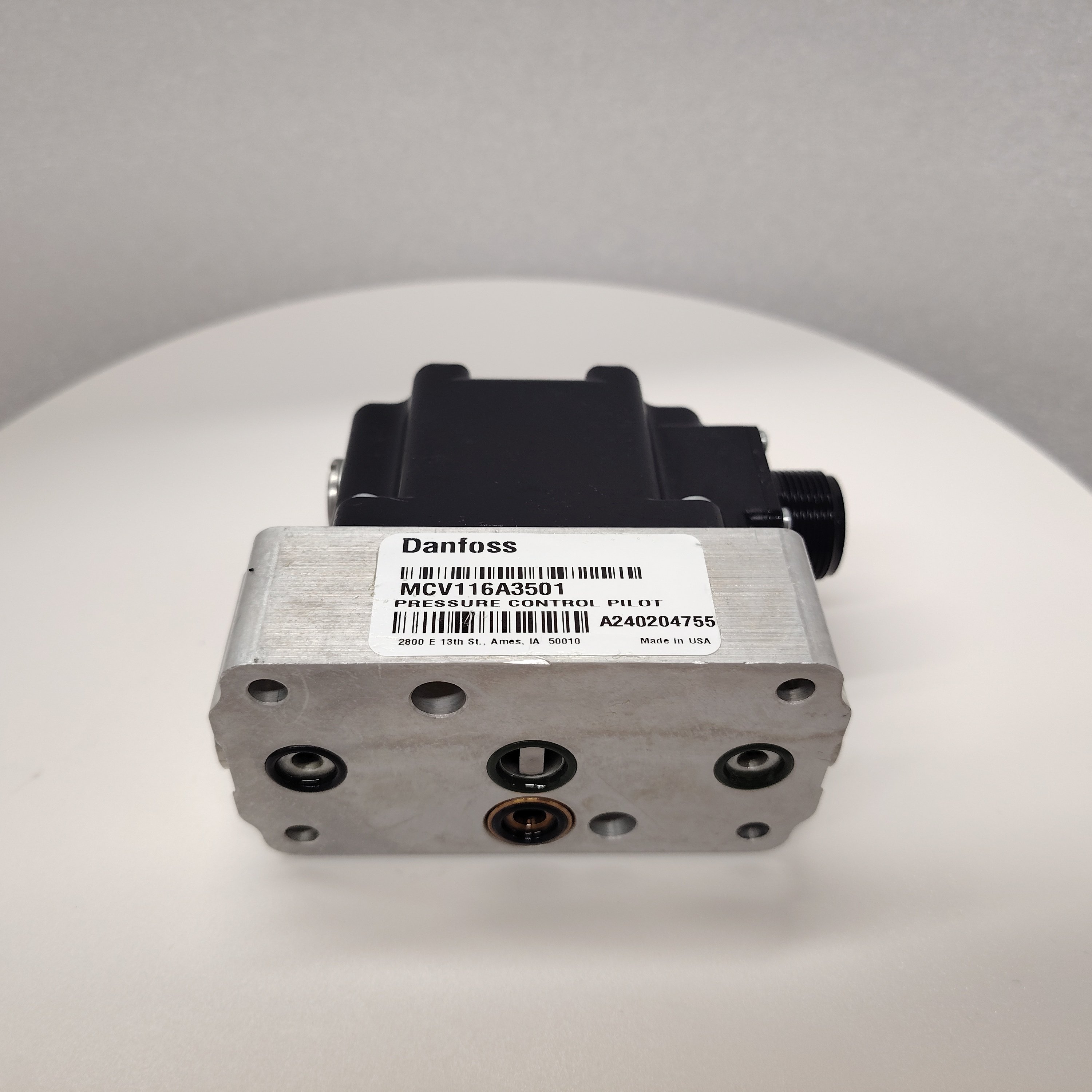 MCV Series MCV116A3501 Hydraulic Directional Control Valve New Solenoid Electric Flow Control Valve