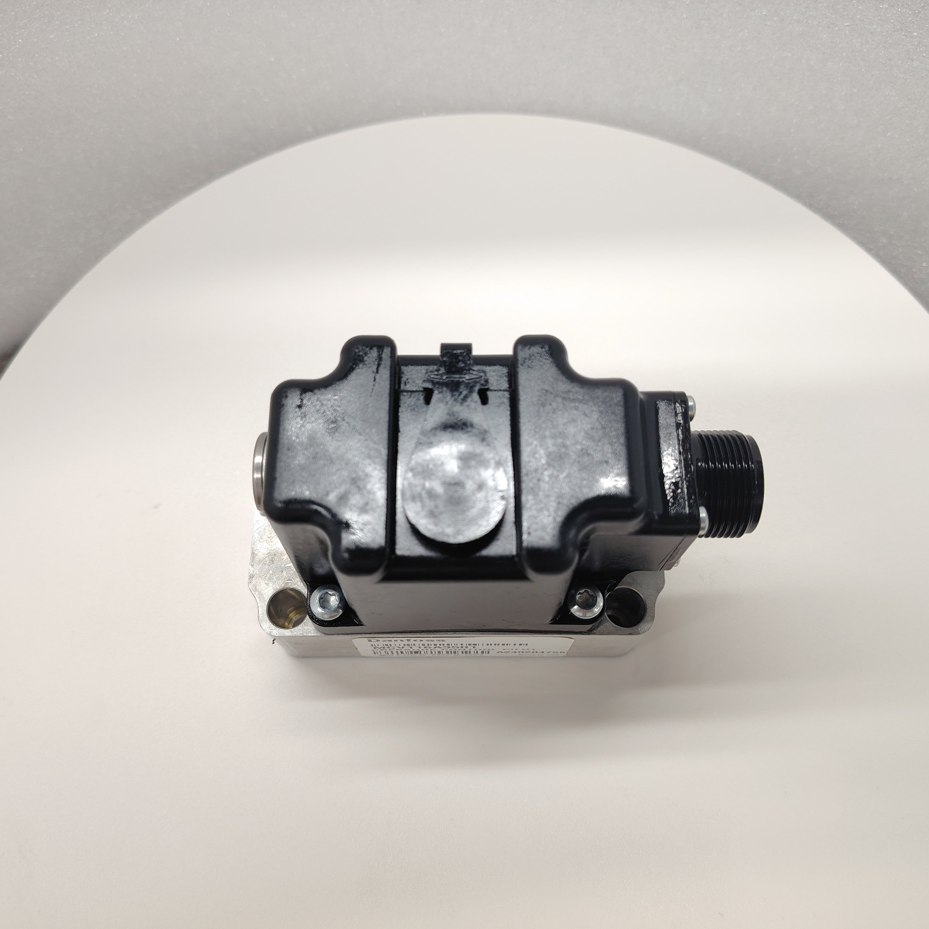 Original MCV116A3501 Hydraulic Valves