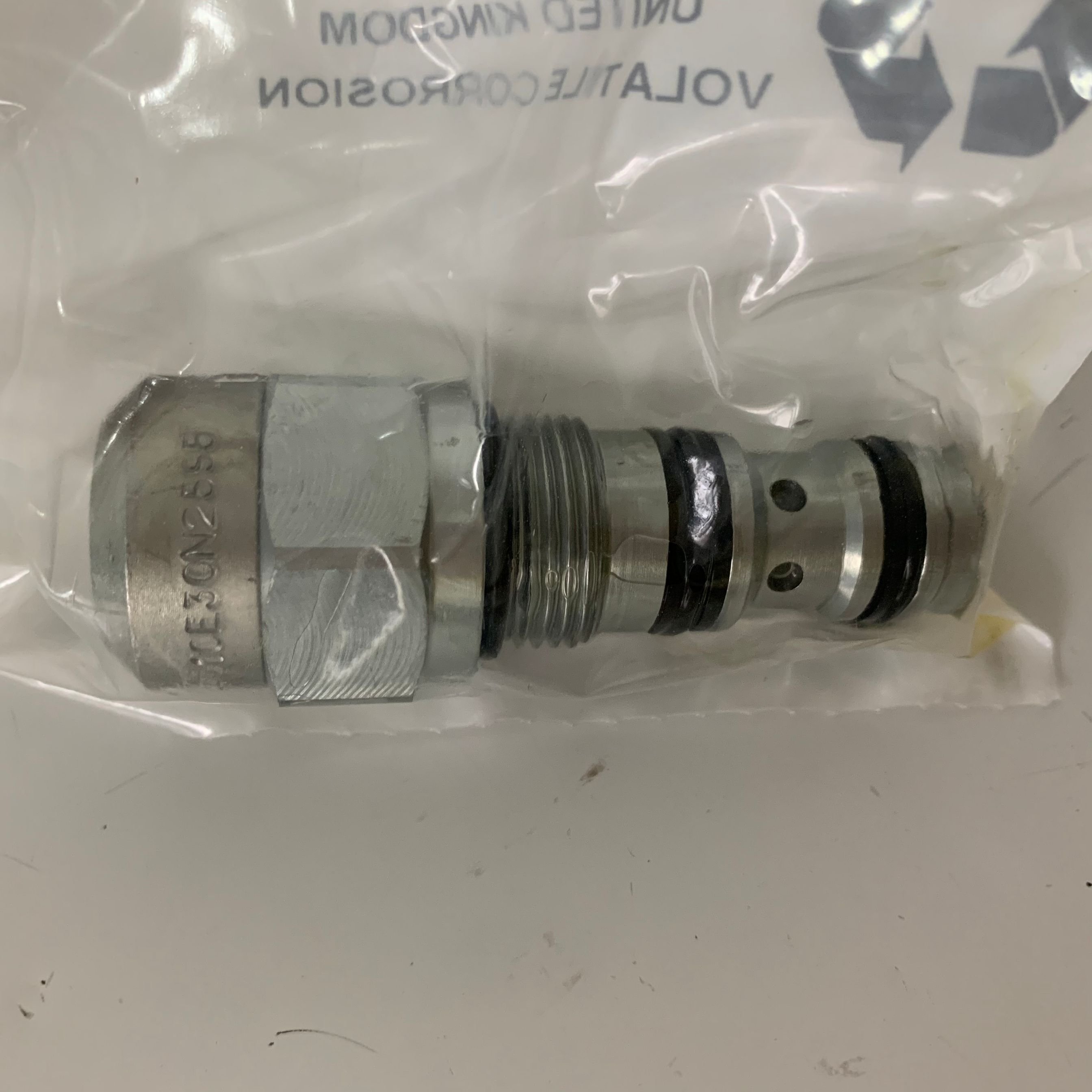1CE30N25S5 406AA00097A EATON VICKERS IH origin balance valve screw in cartridge valve sun hydraulics hydraforce danfoss rexroth