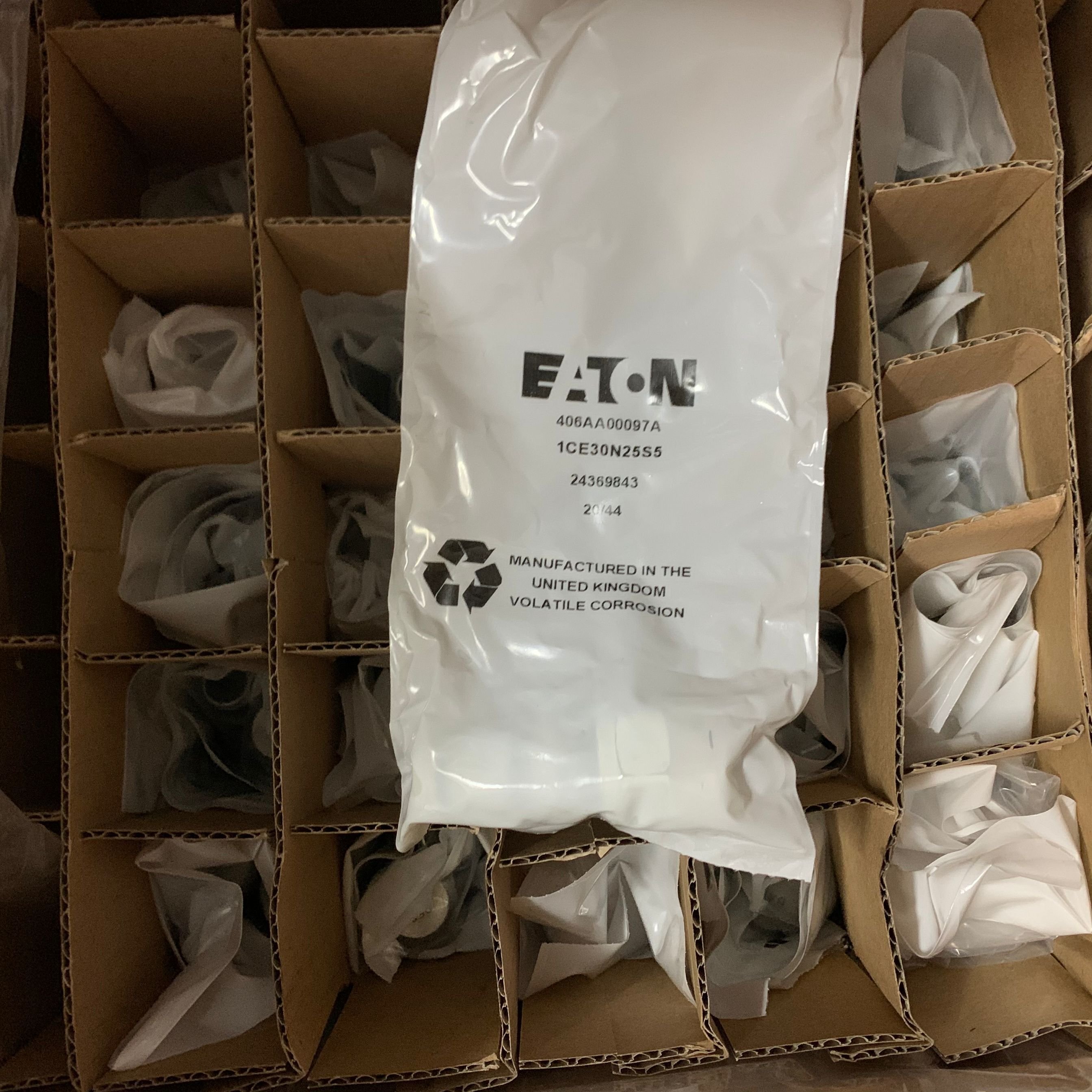 1CE30N25S5 406AA00097A EATON VICKERS IH origin balance valve screw in cartridge valve sun hydraulics hydraforce danfoss rexroth