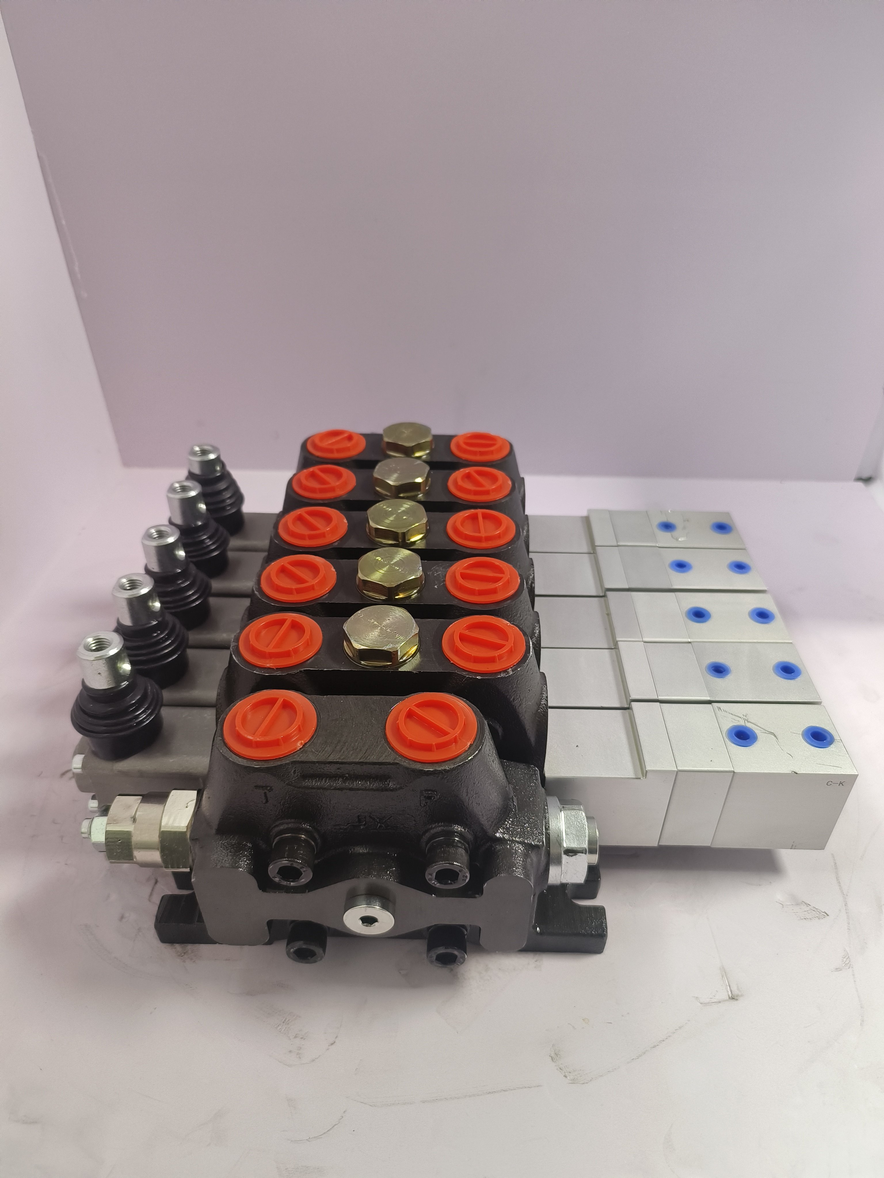 Lixin Factory direct sales DCV100-5 100LPM 350bar sectional hydraulic pneumatic control valve